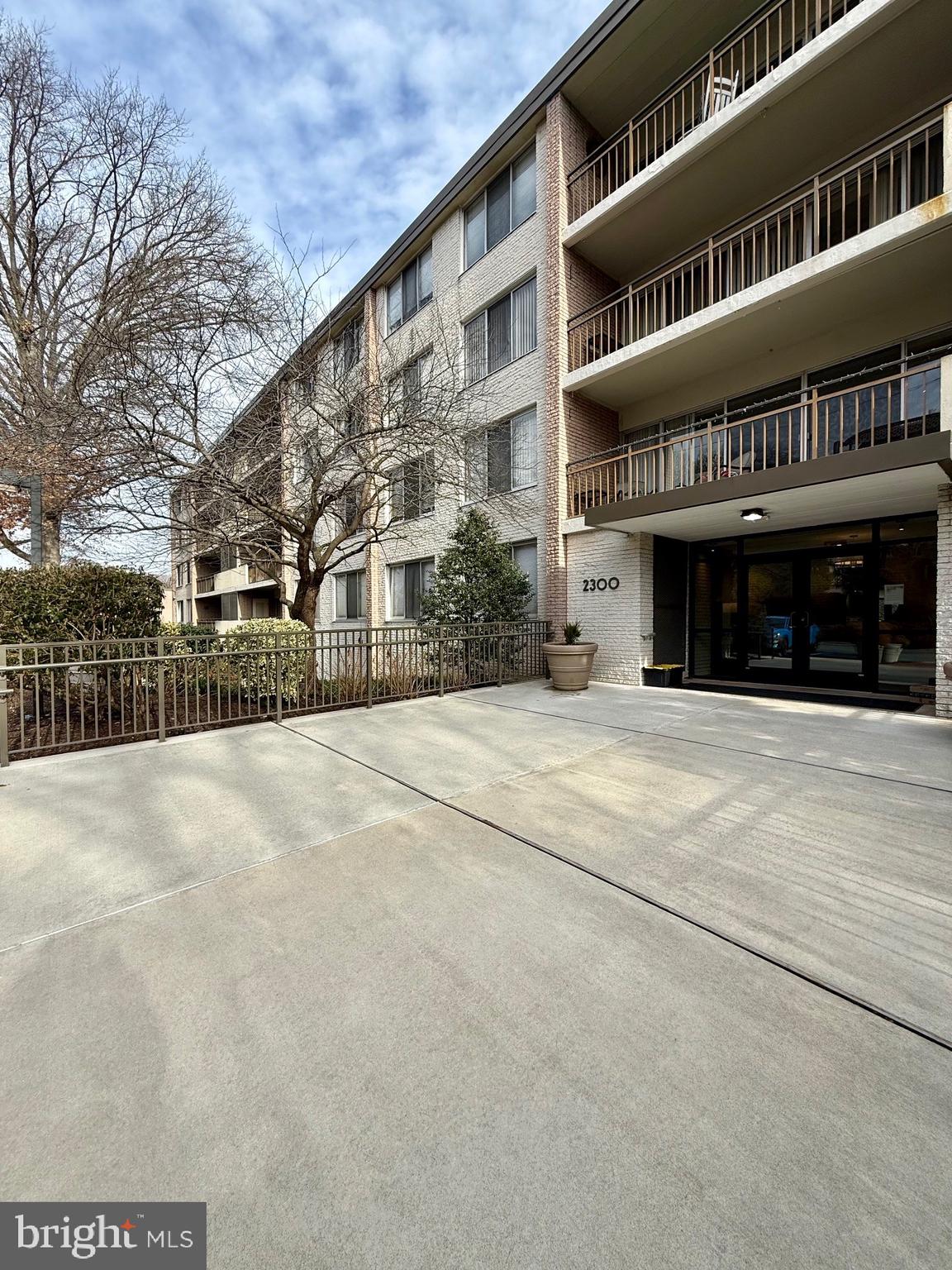 2300 RIDDLE AVENUE 208