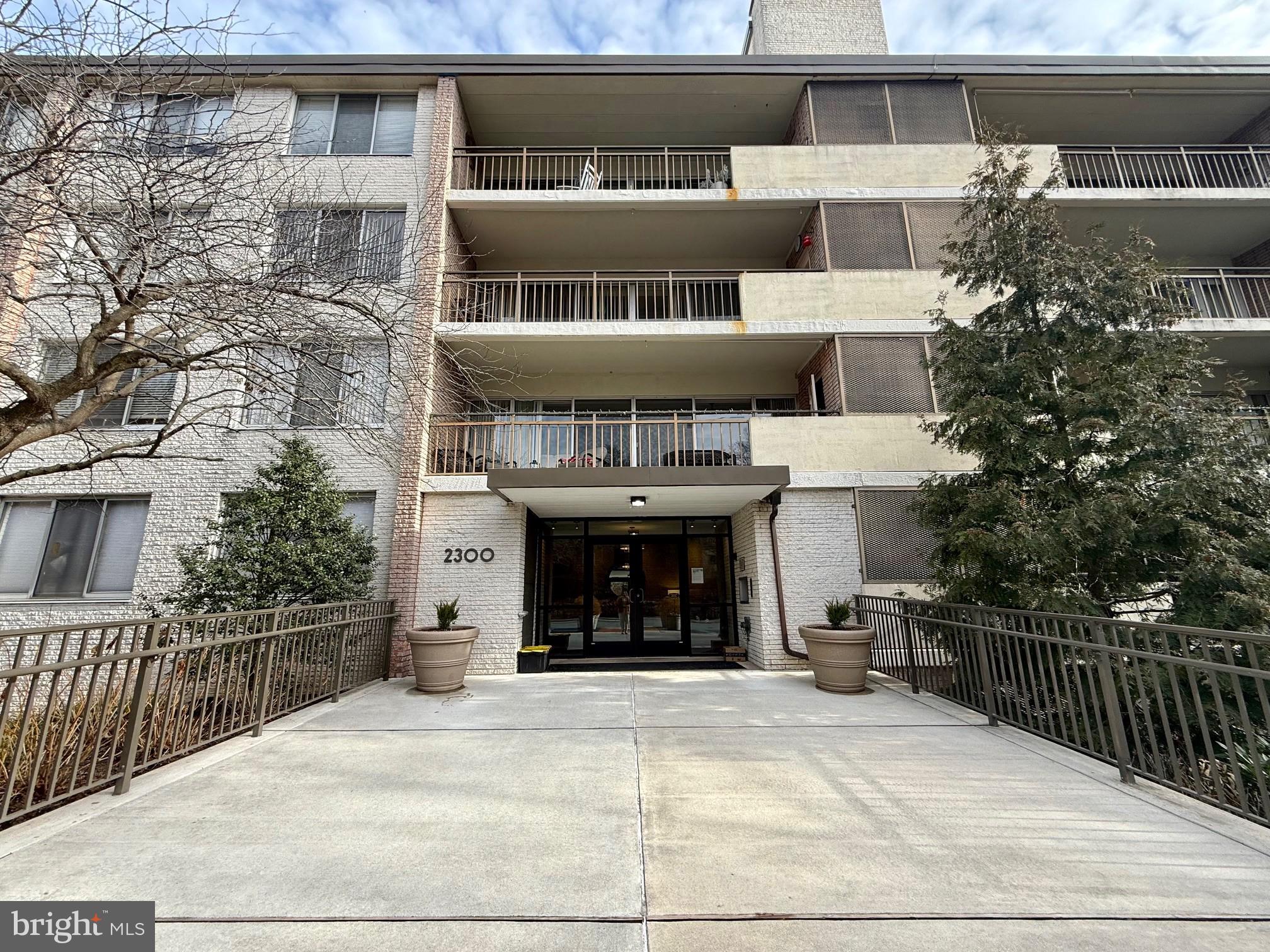 2300 RIDDLE AVENUE 208