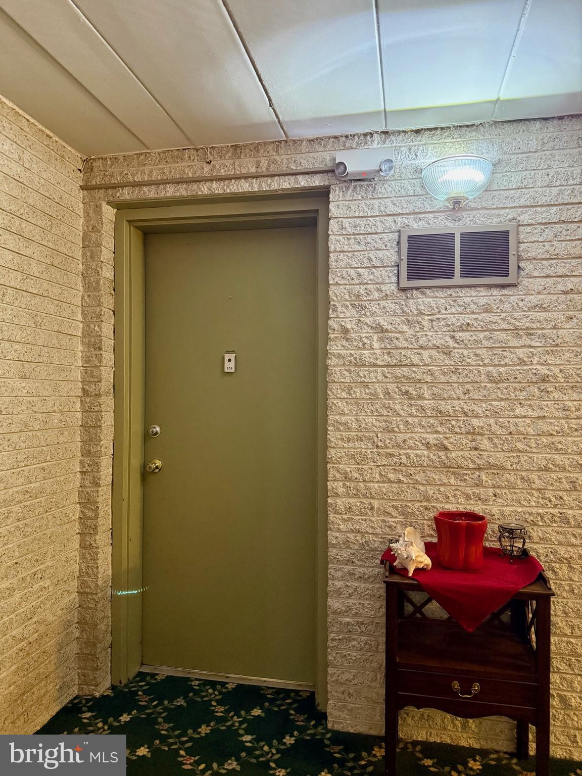 2300 RIDDLE AVENUE 208