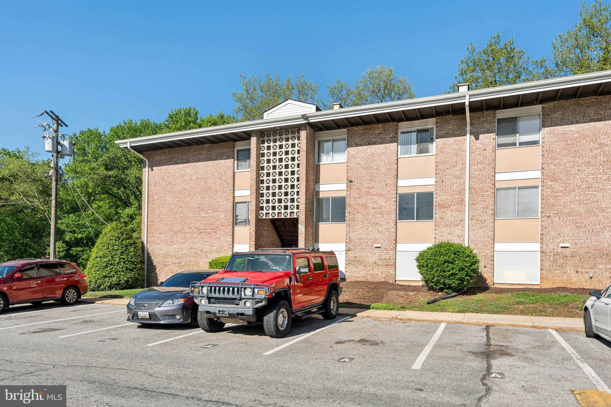 BROOKSIDE CONDOMINIUMS - Residential Lease