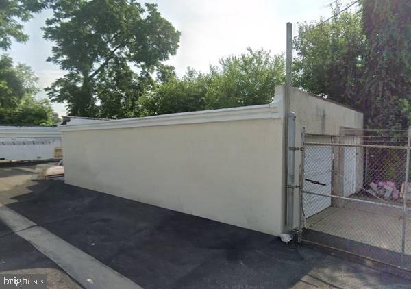 - Commercial Lease