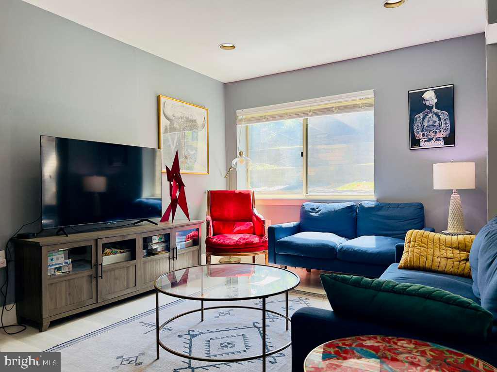 BETHESDA PARK - Residential