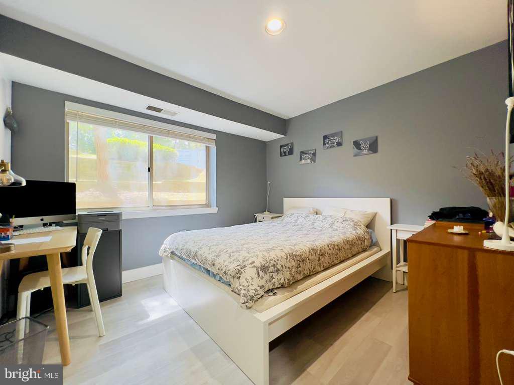 BETHESDA PARK - Residential