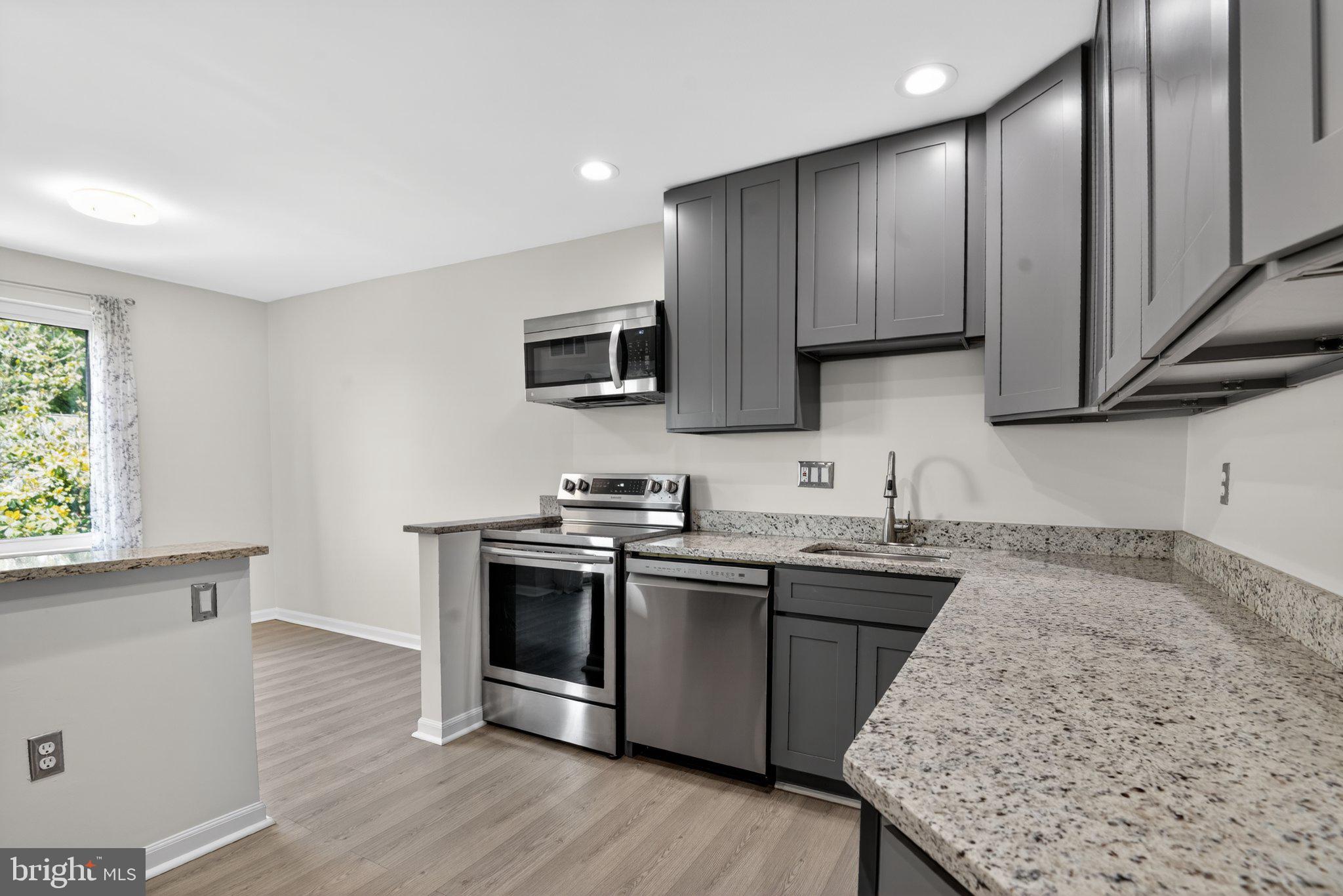 9702 KINGSBRIDGE DRIVE 302