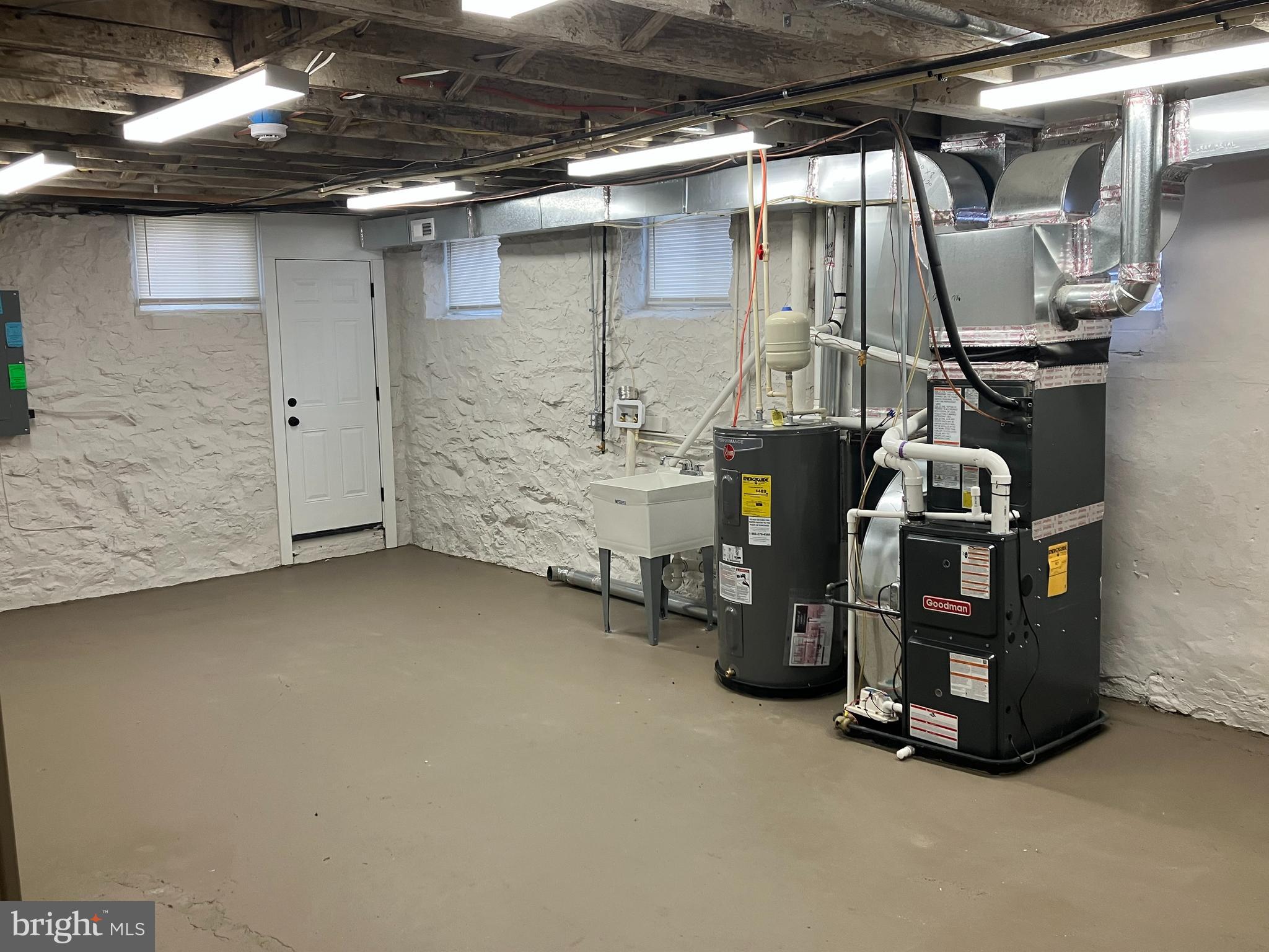 FOUR BY FOUR - Residential