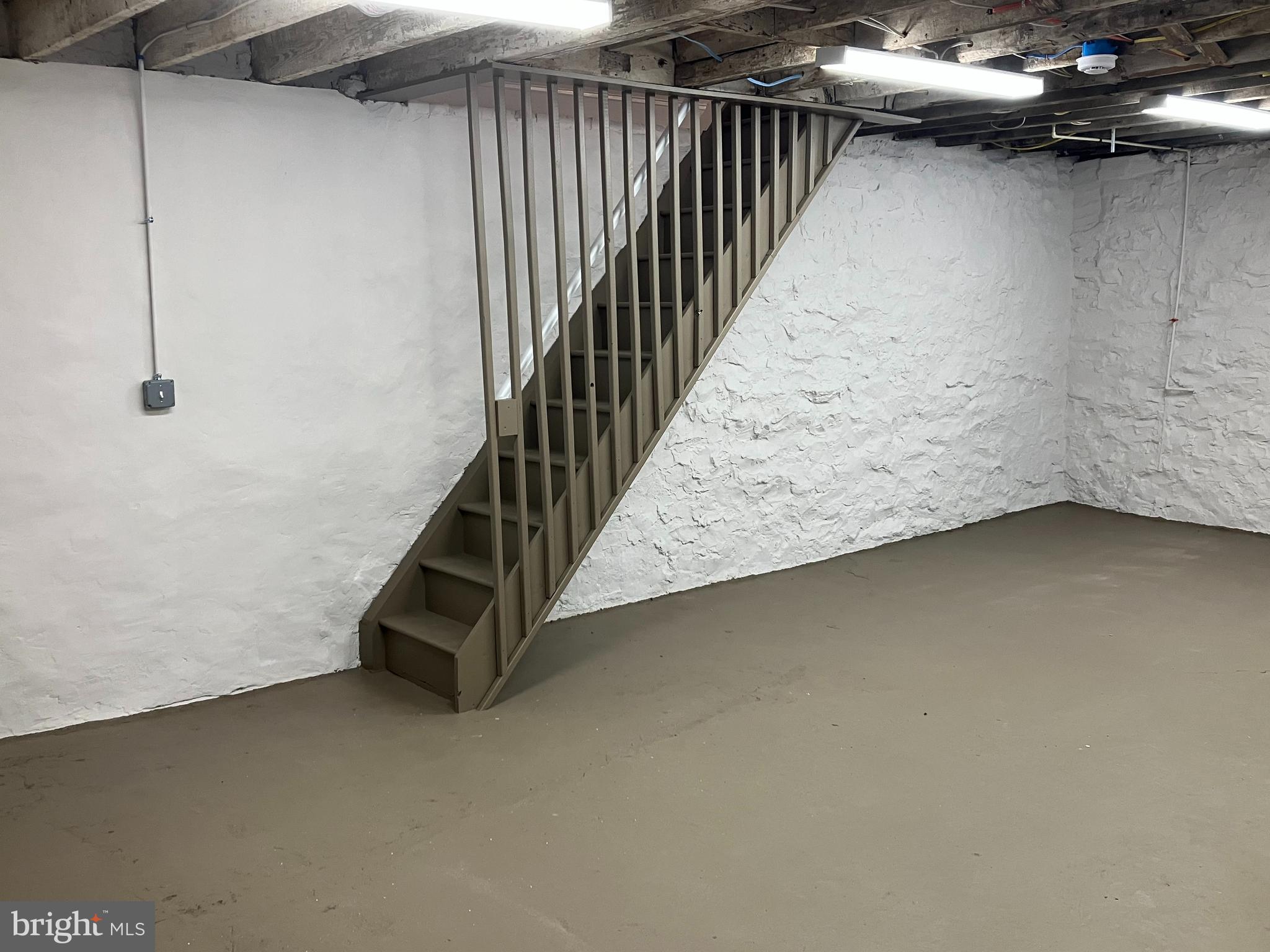 FOUR BY FOUR - Residential