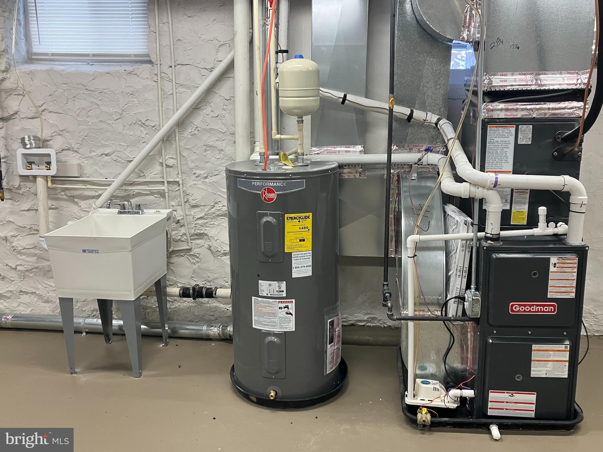 FOUR BY FOUR - Residential