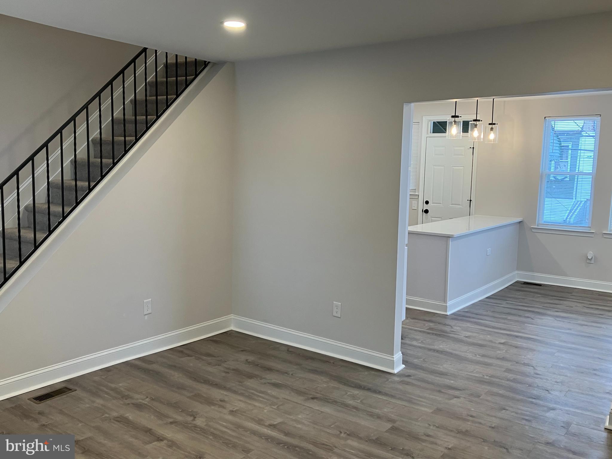 FOUR BY FOUR - Residential