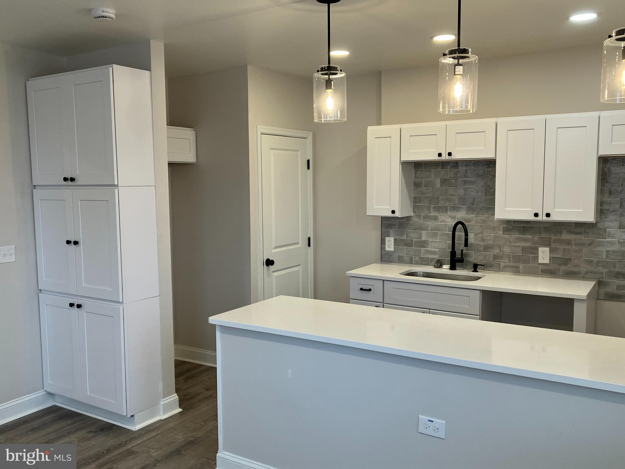 FOUR BY FOUR - Residential