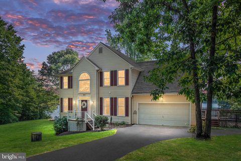373 LAND OR DRIVE RUTHER GLEN VA 22546