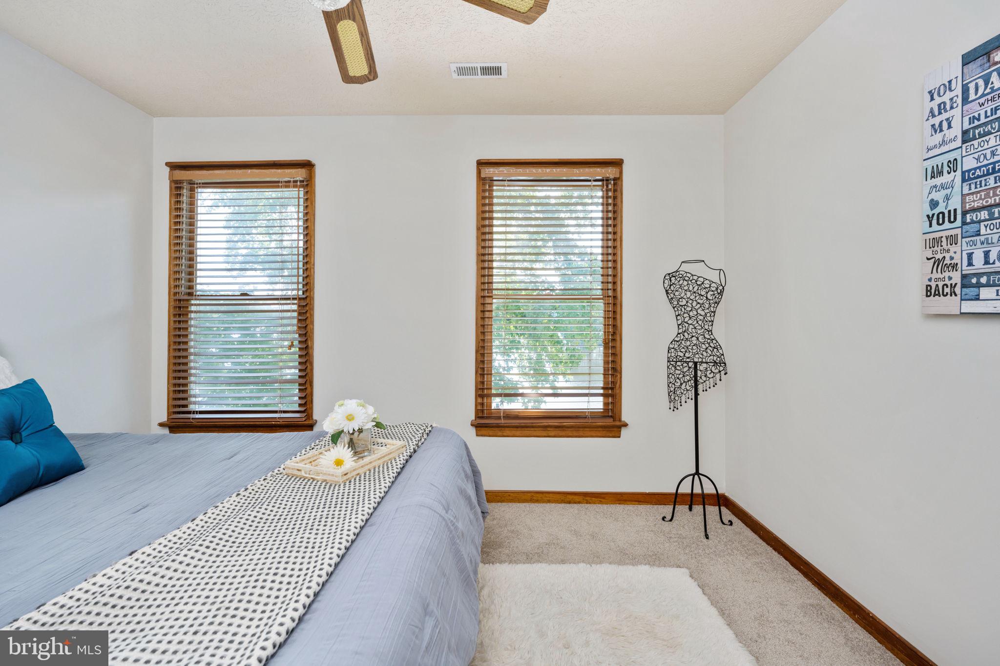 LAKE LAND OR - Residential