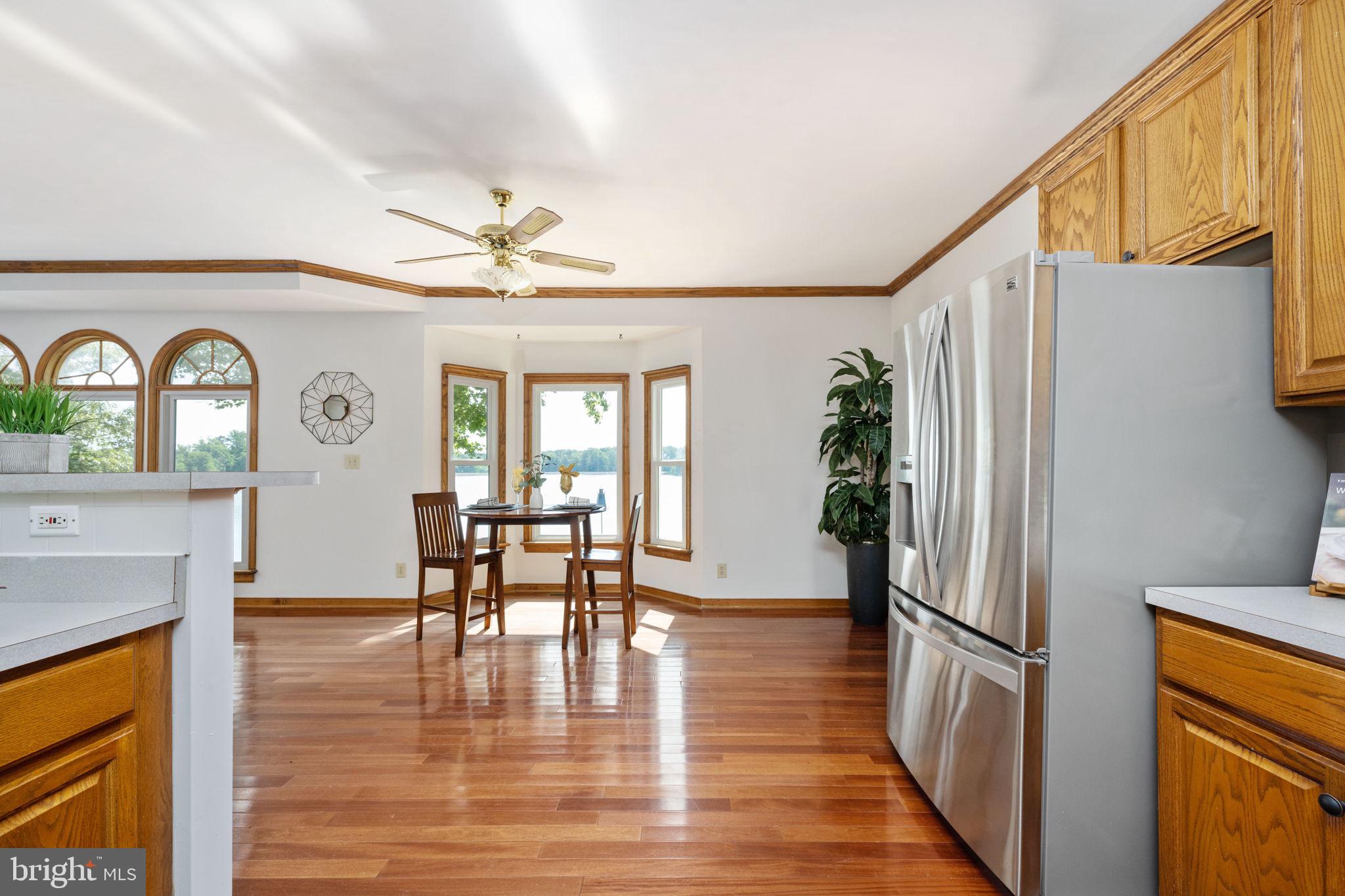 LAKE LAND OR - Residential