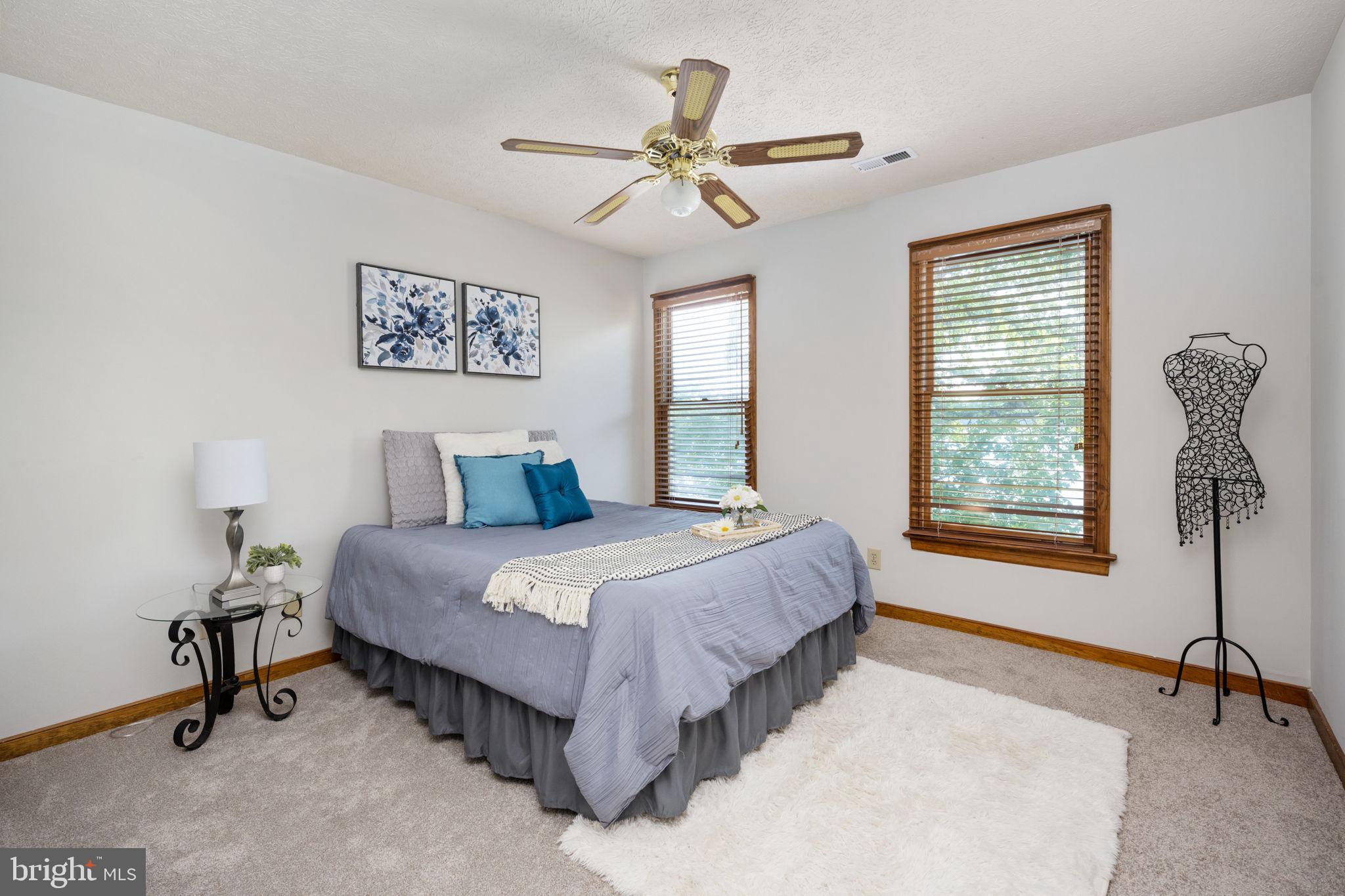 LAKE LAND OR - Residential