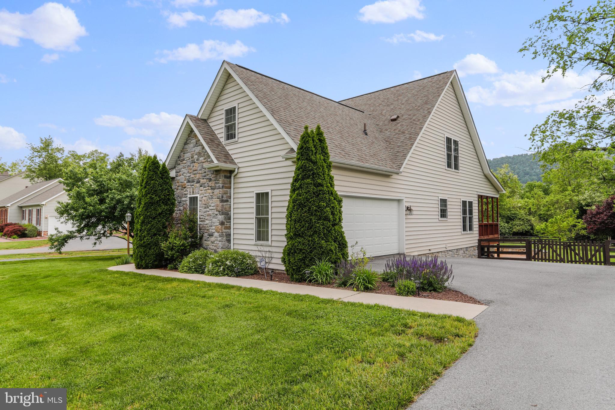 CORNERS AT ARDEN - Residential