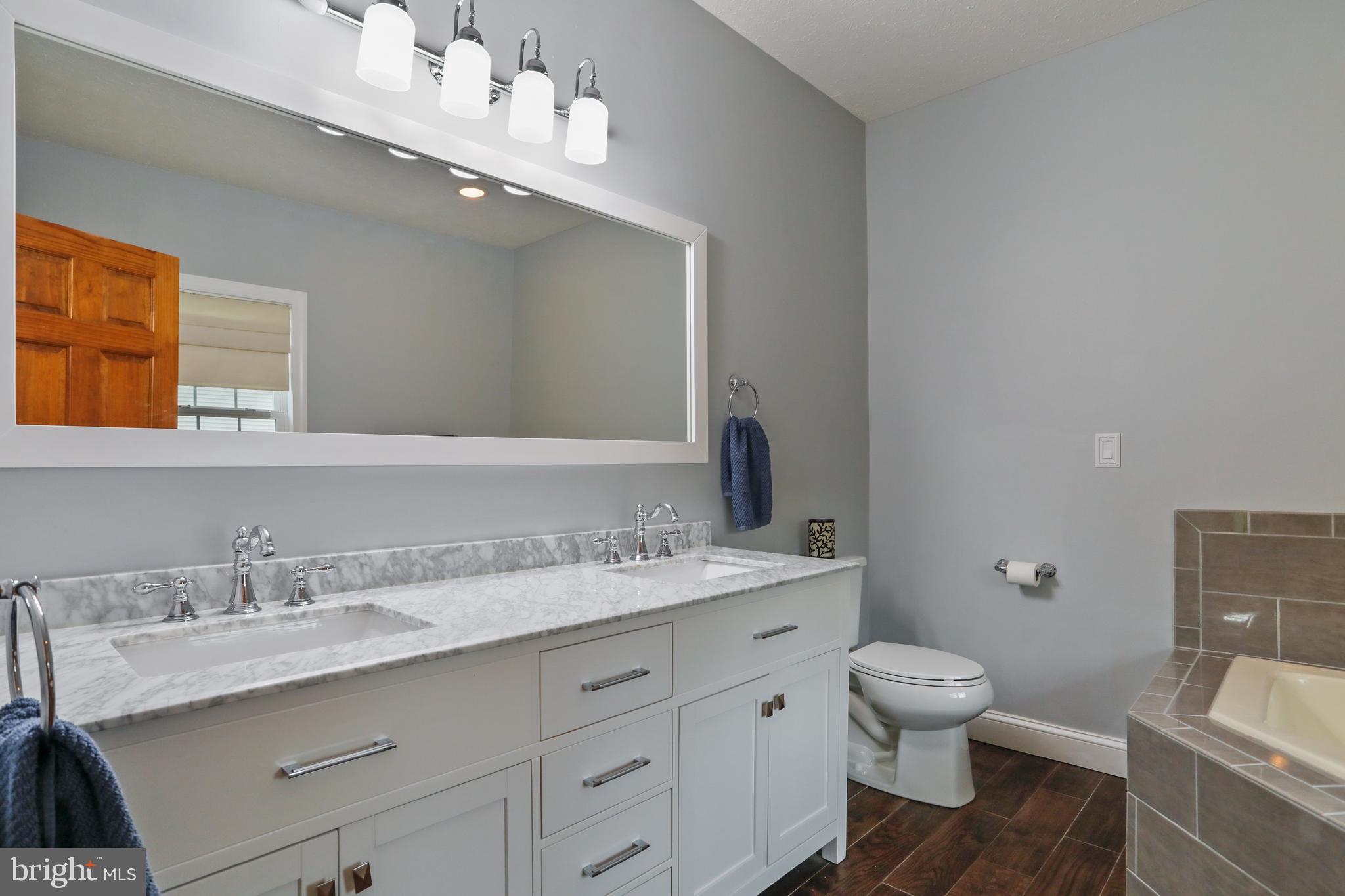 CORNERS AT ARDEN - Residential