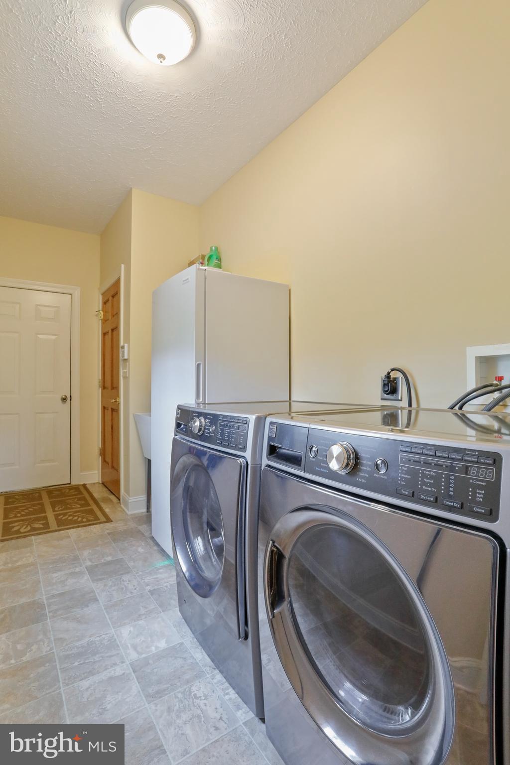 CORNERS AT ARDEN - Residential