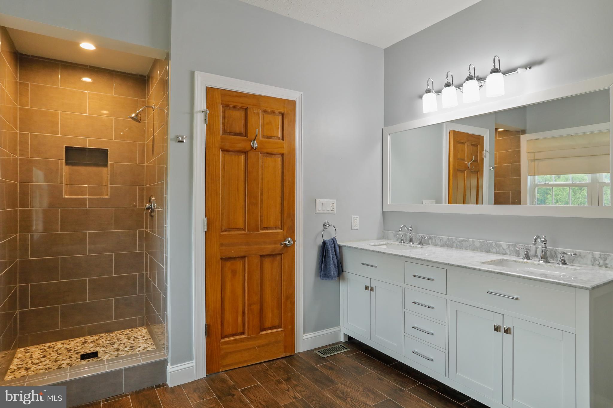 CORNERS AT ARDEN - Residential