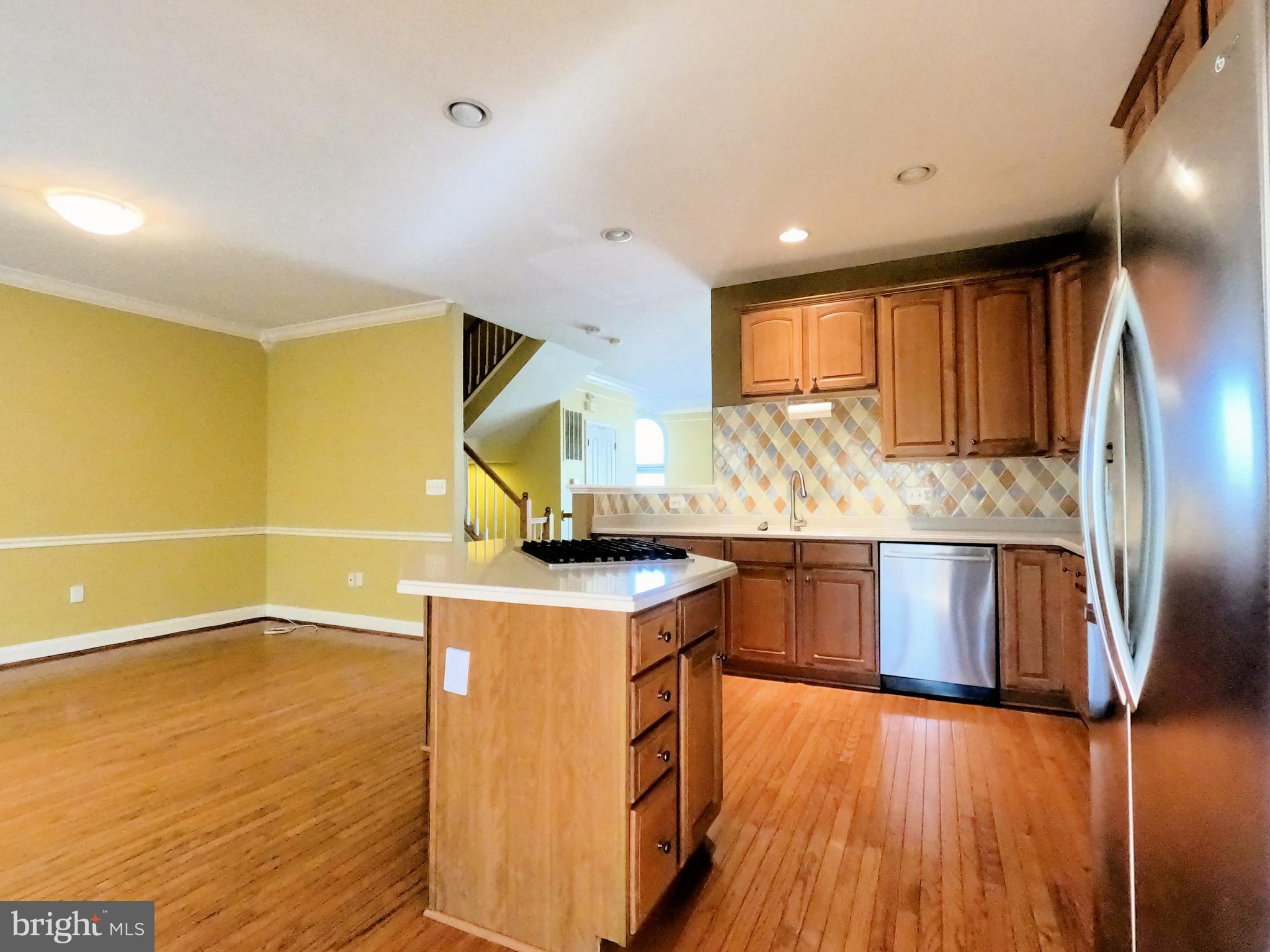 FAIRFAX CENTER LANDBAY - Residential Lease