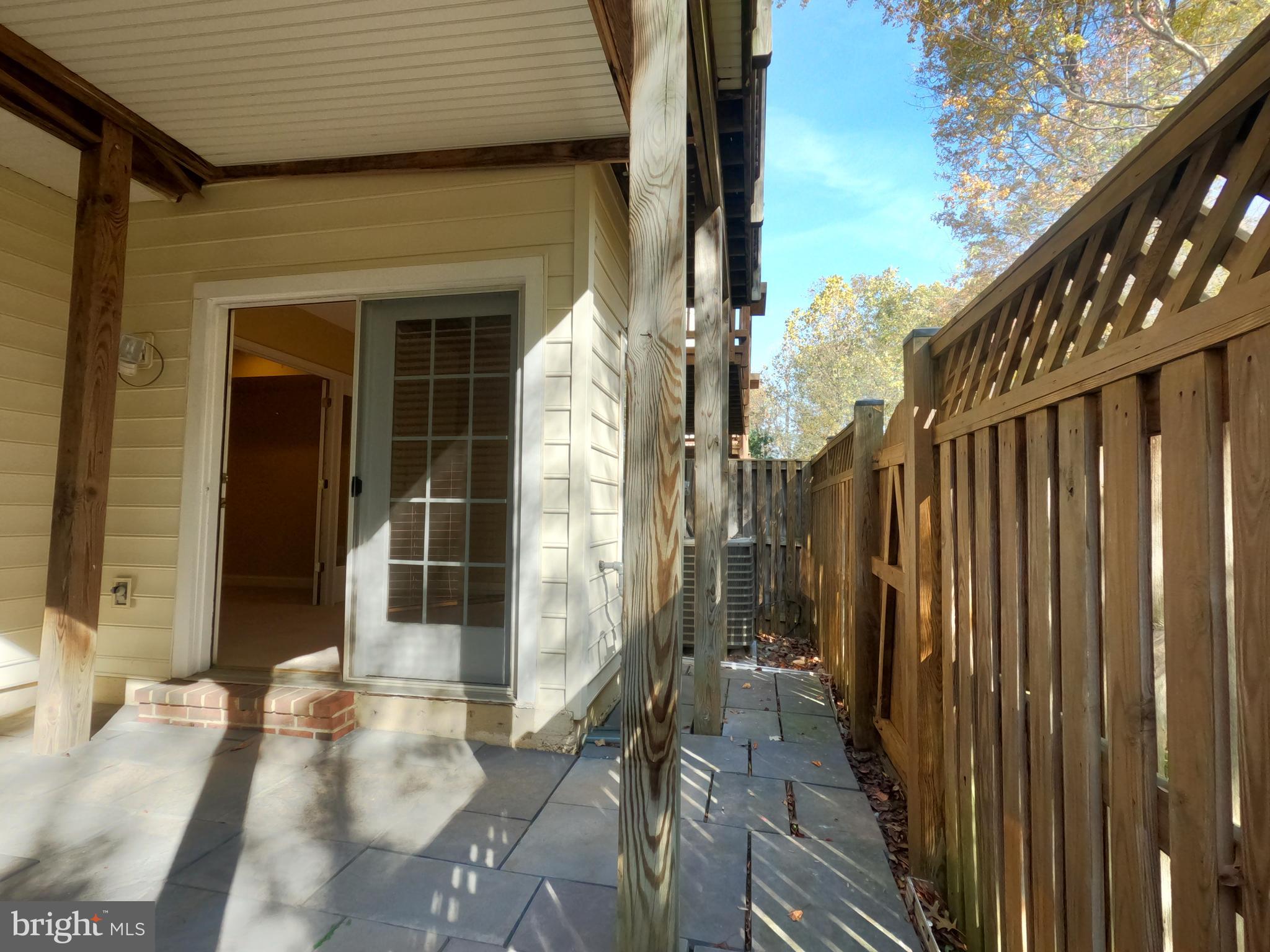 FAIRFAX CENTER LANDBAY - Residential Lease