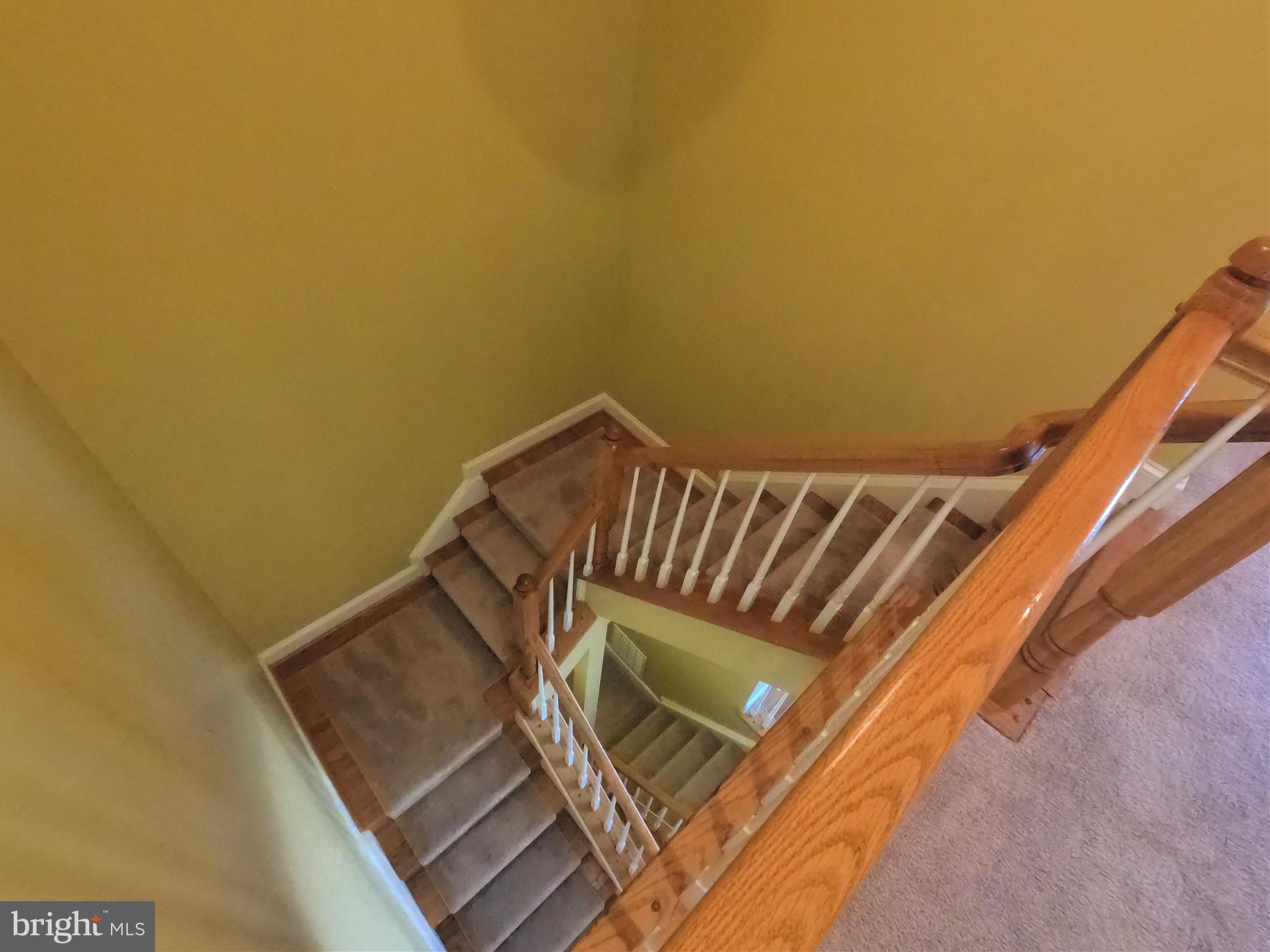 FAIRFAX CENTER LANDBAY - Residential Lease