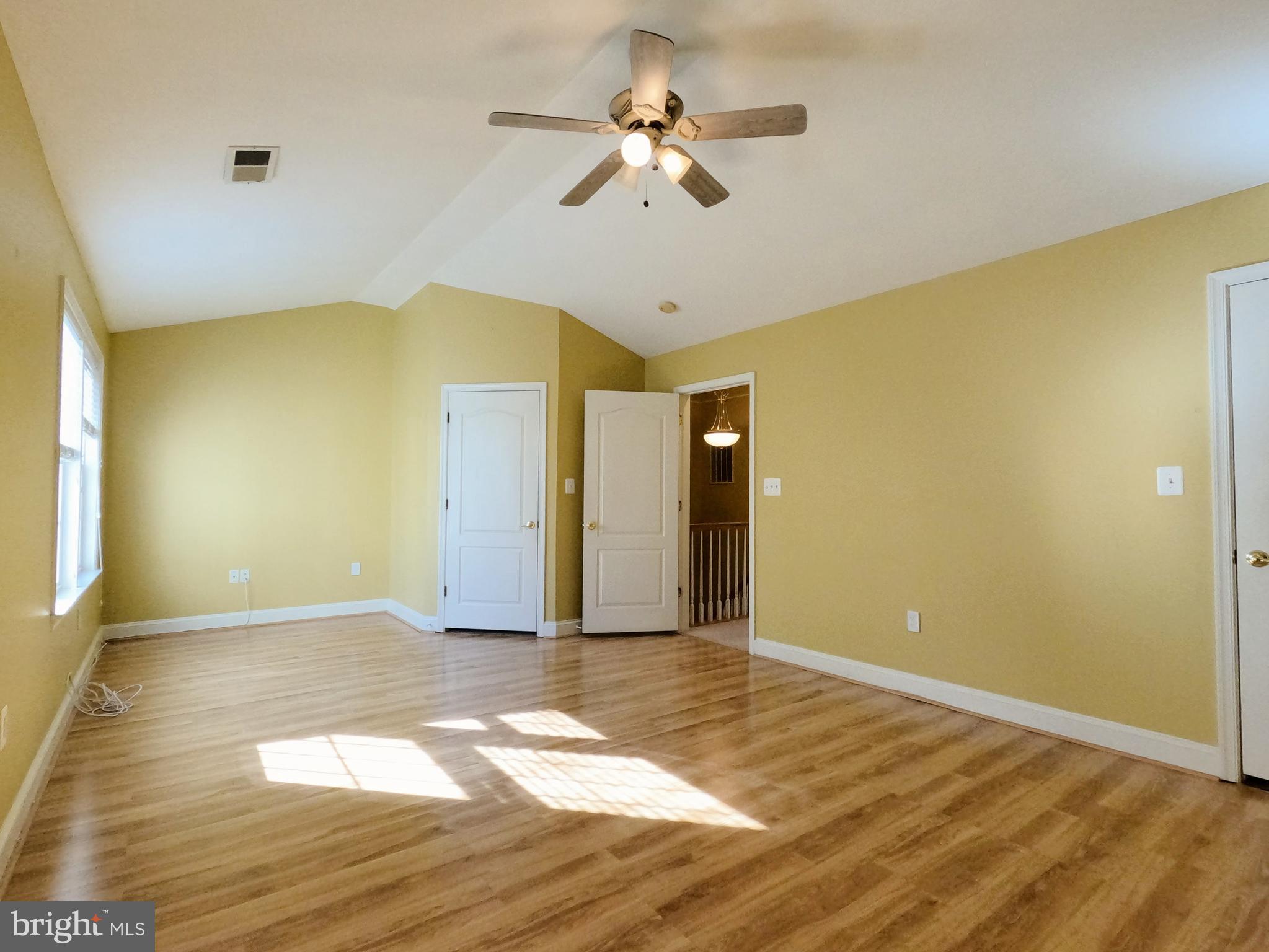 FAIRFAX CENTER LANDBAY - Residential Lease