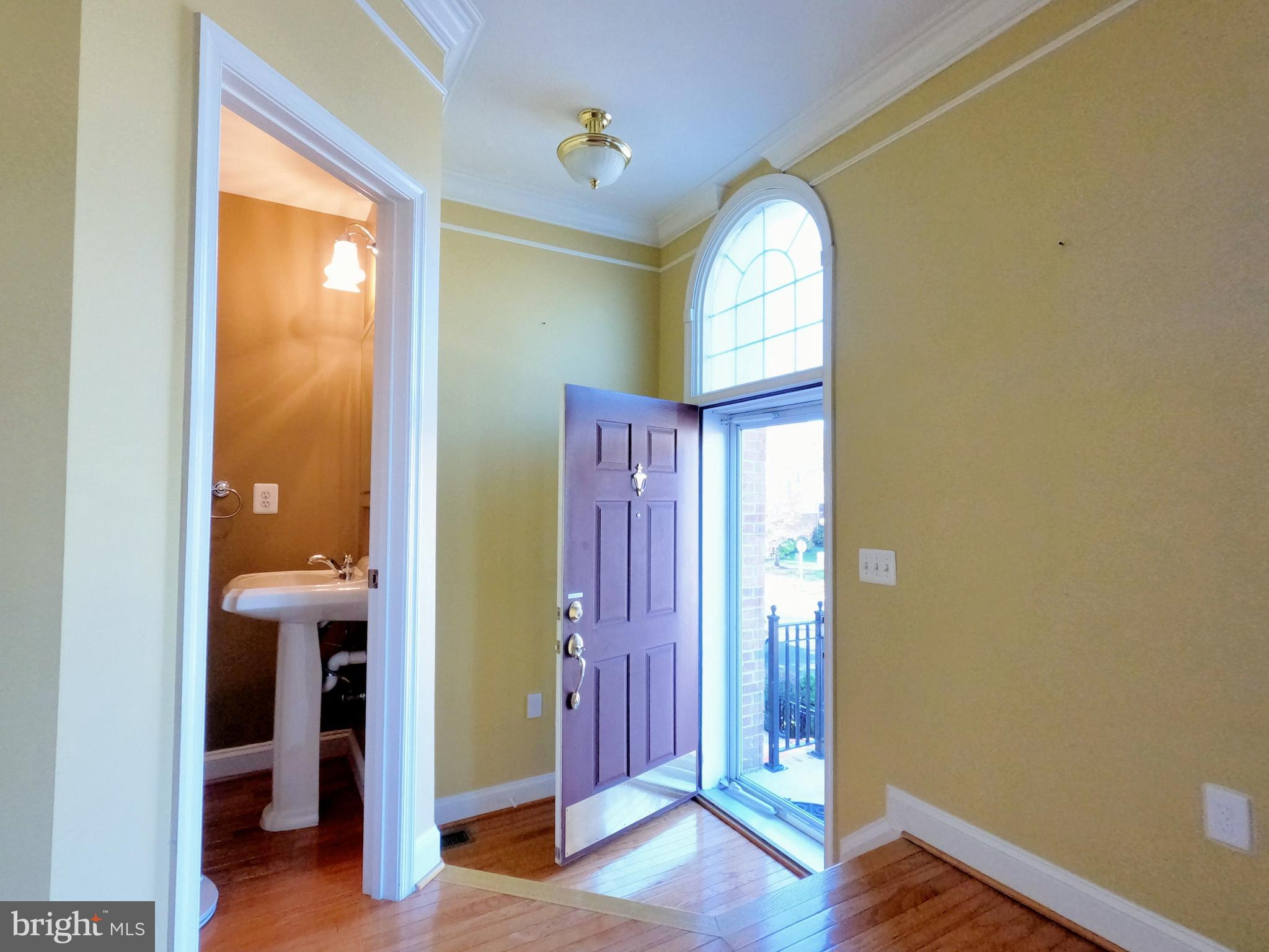 FAIRFAX CENTER LANDBAY - Residential Lease