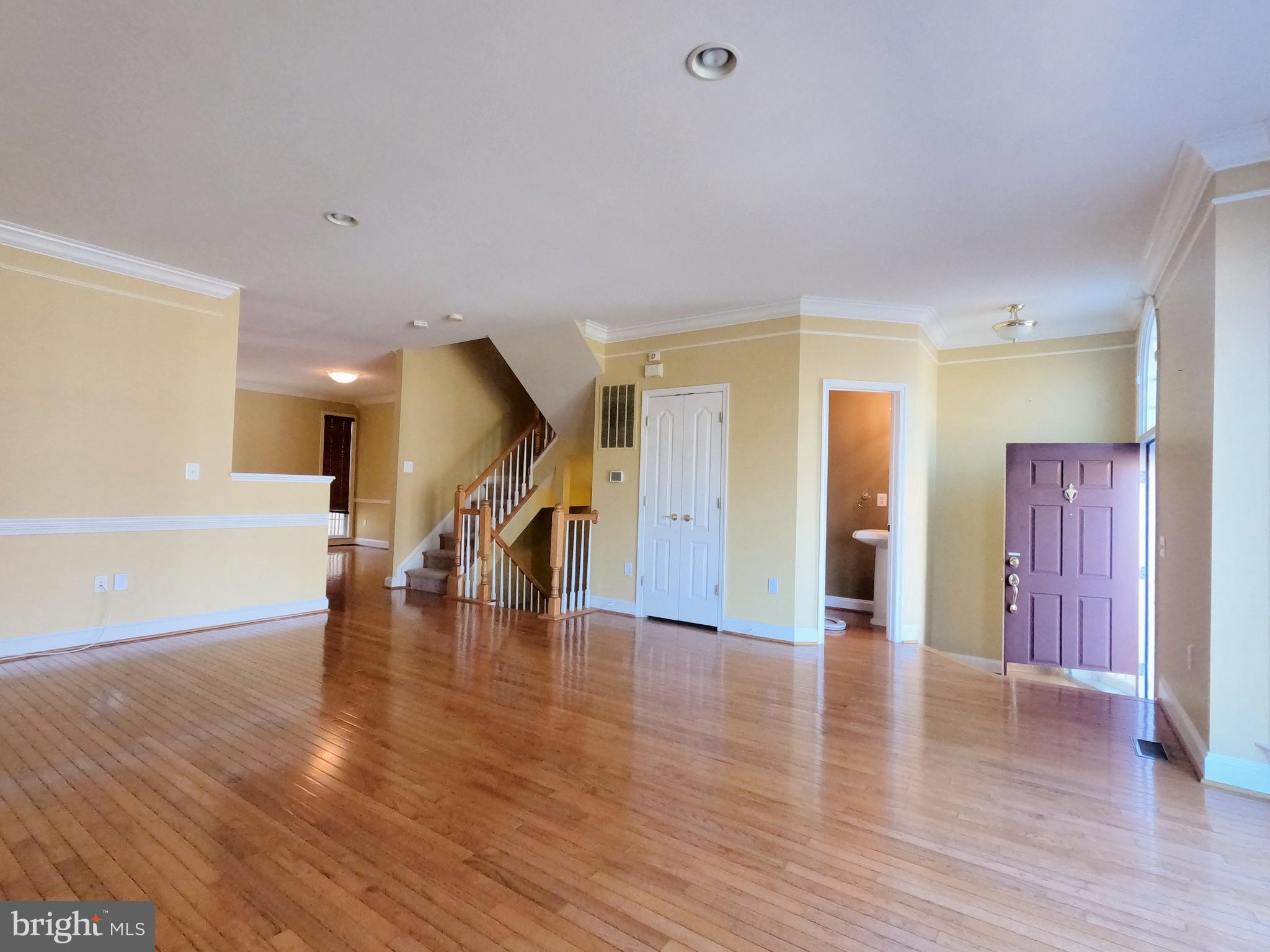 FAIRFAX CENTER LANDBAY - Residential Lease