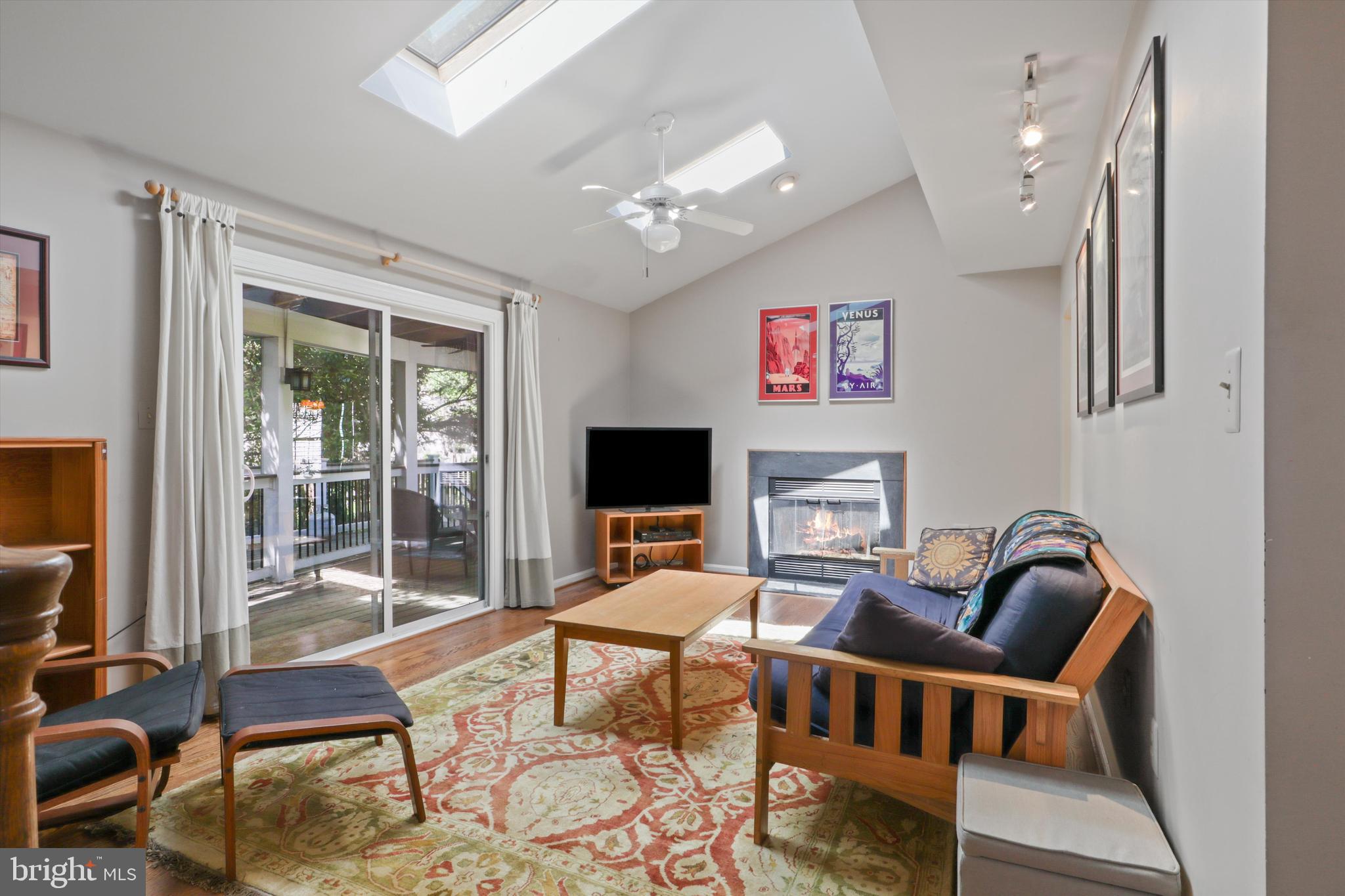 KINGSTON CHASE - Residential