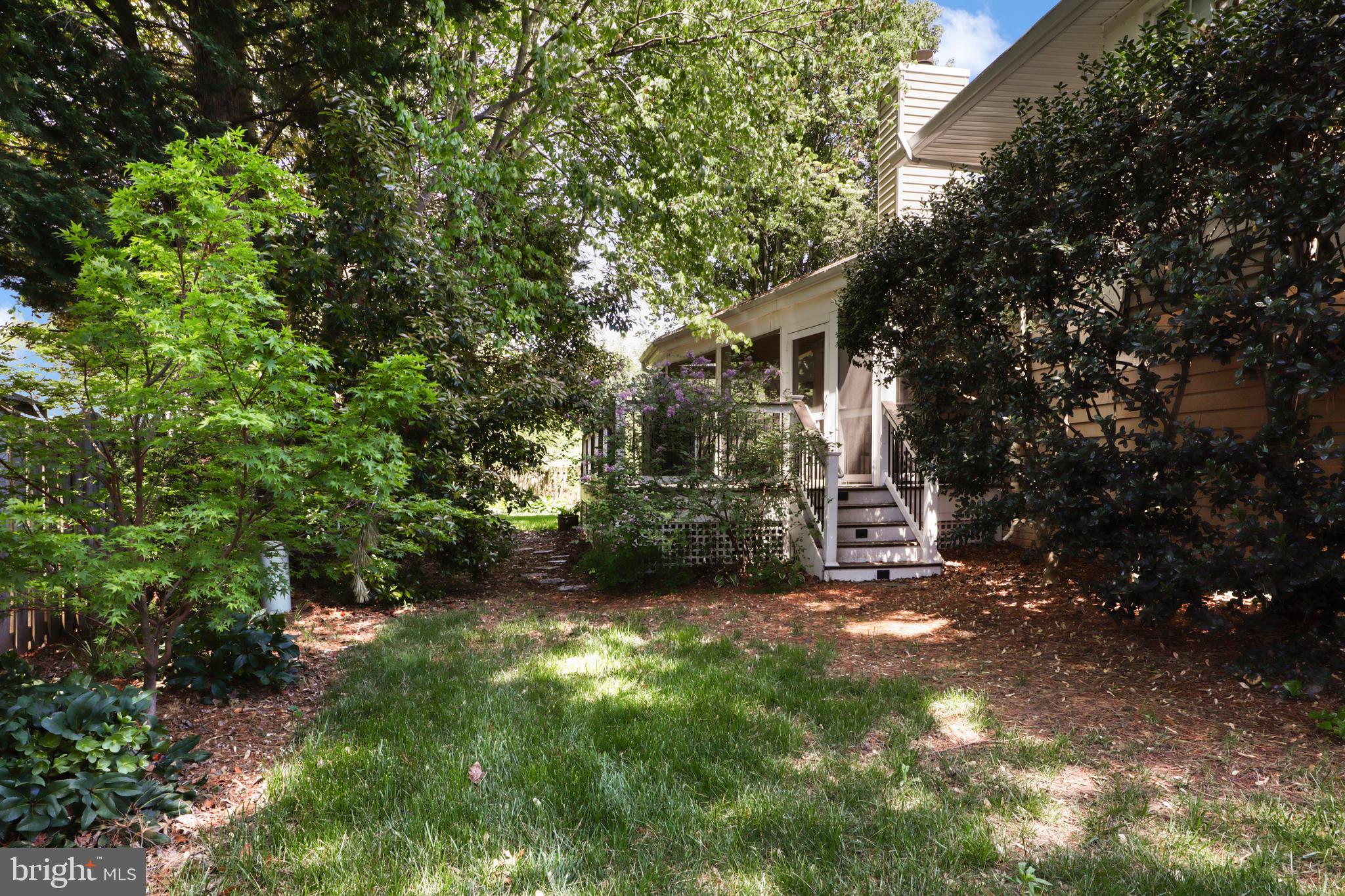 KINGSTON CHASE - Residential