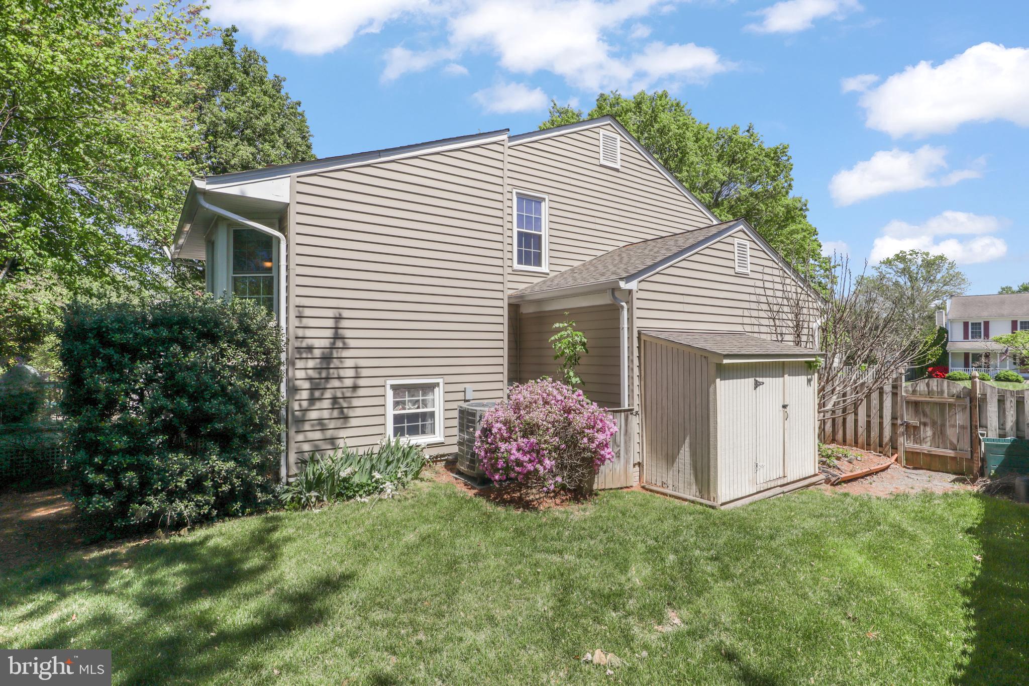 KINGSTON CHASE - Residential