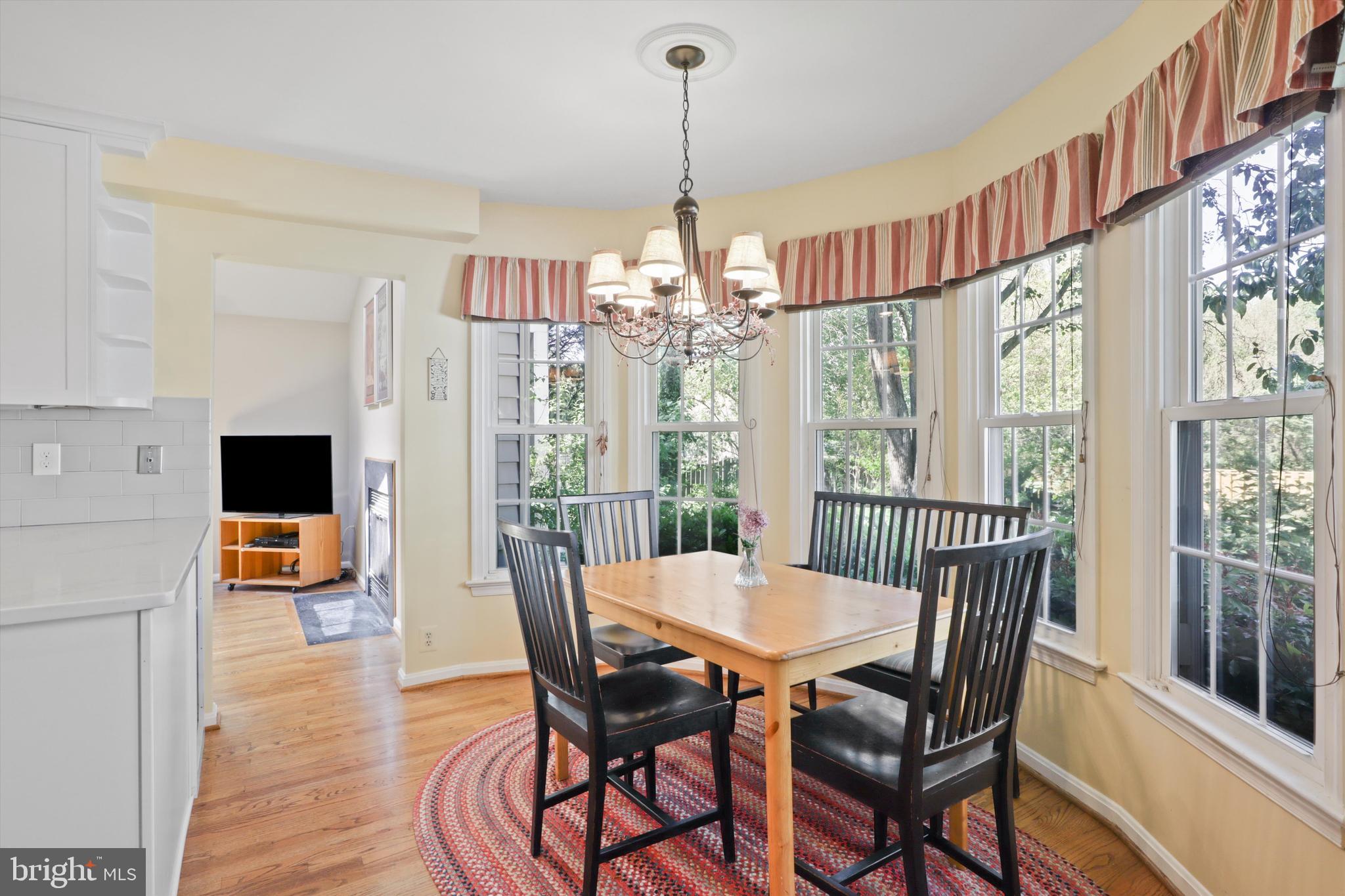 KINGSTON CHASE - Residential