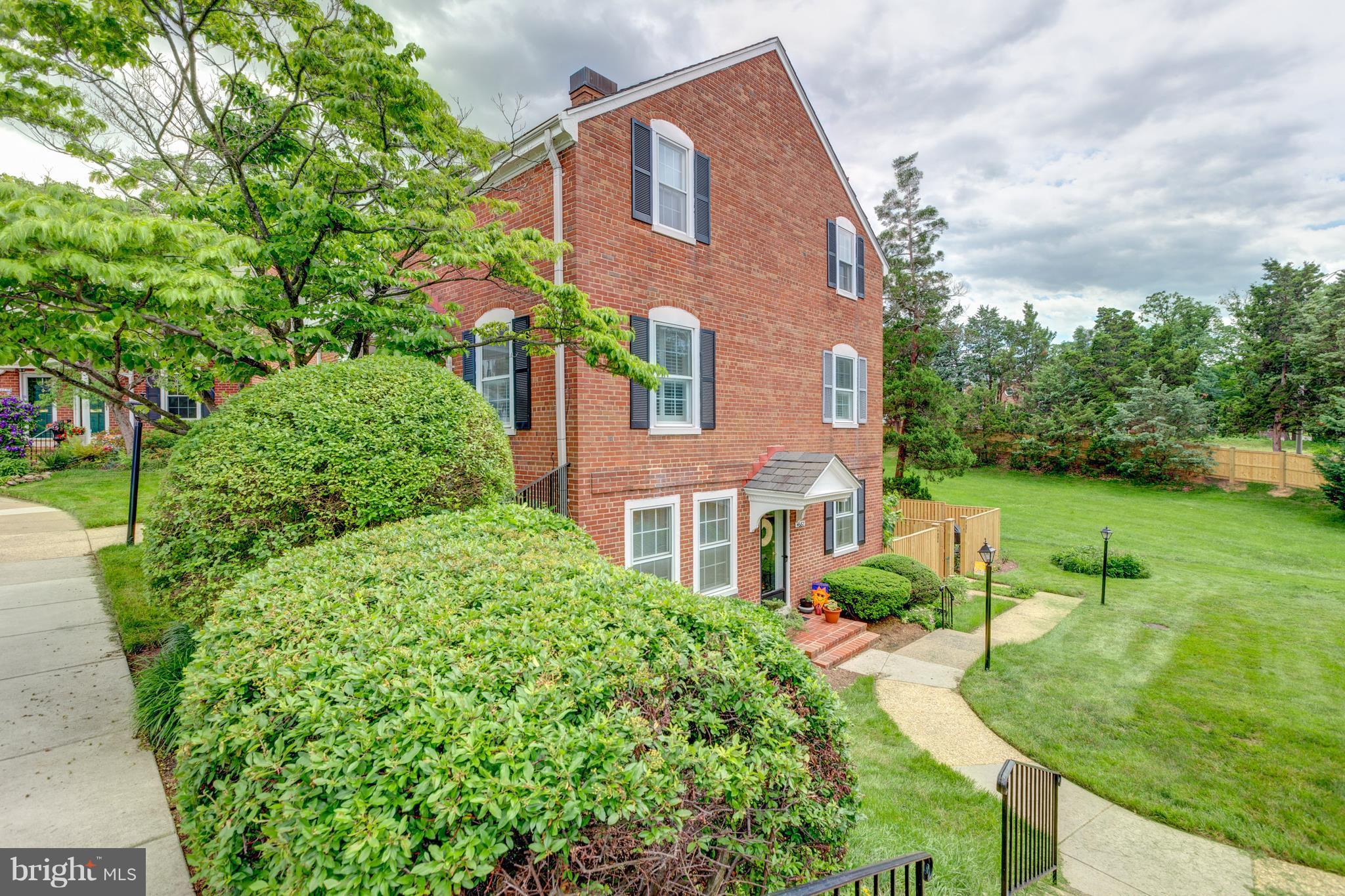 FAIRLINGTON MEWS - Residential Lease