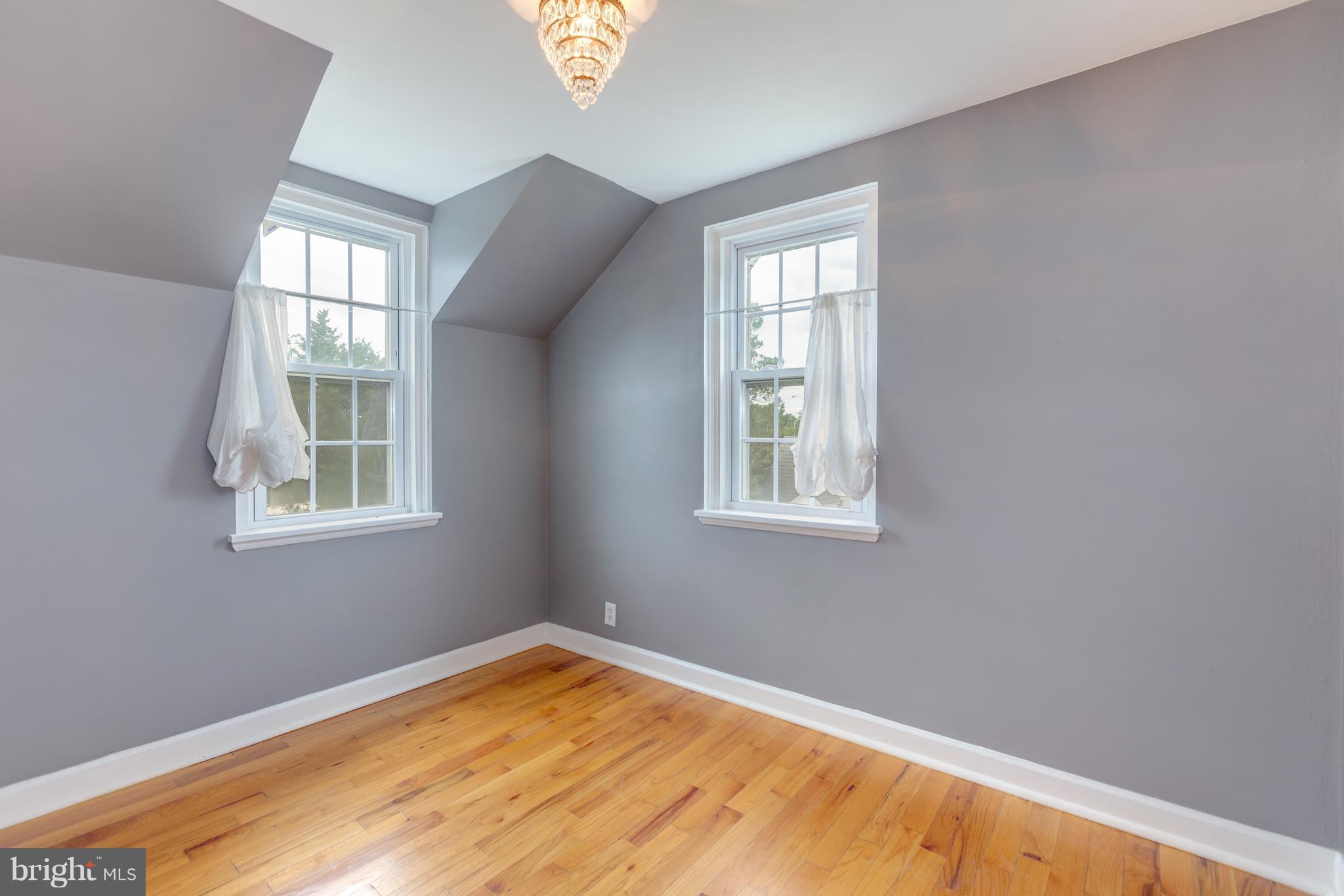 FAIRLINGTON MEWS - Residential Lease