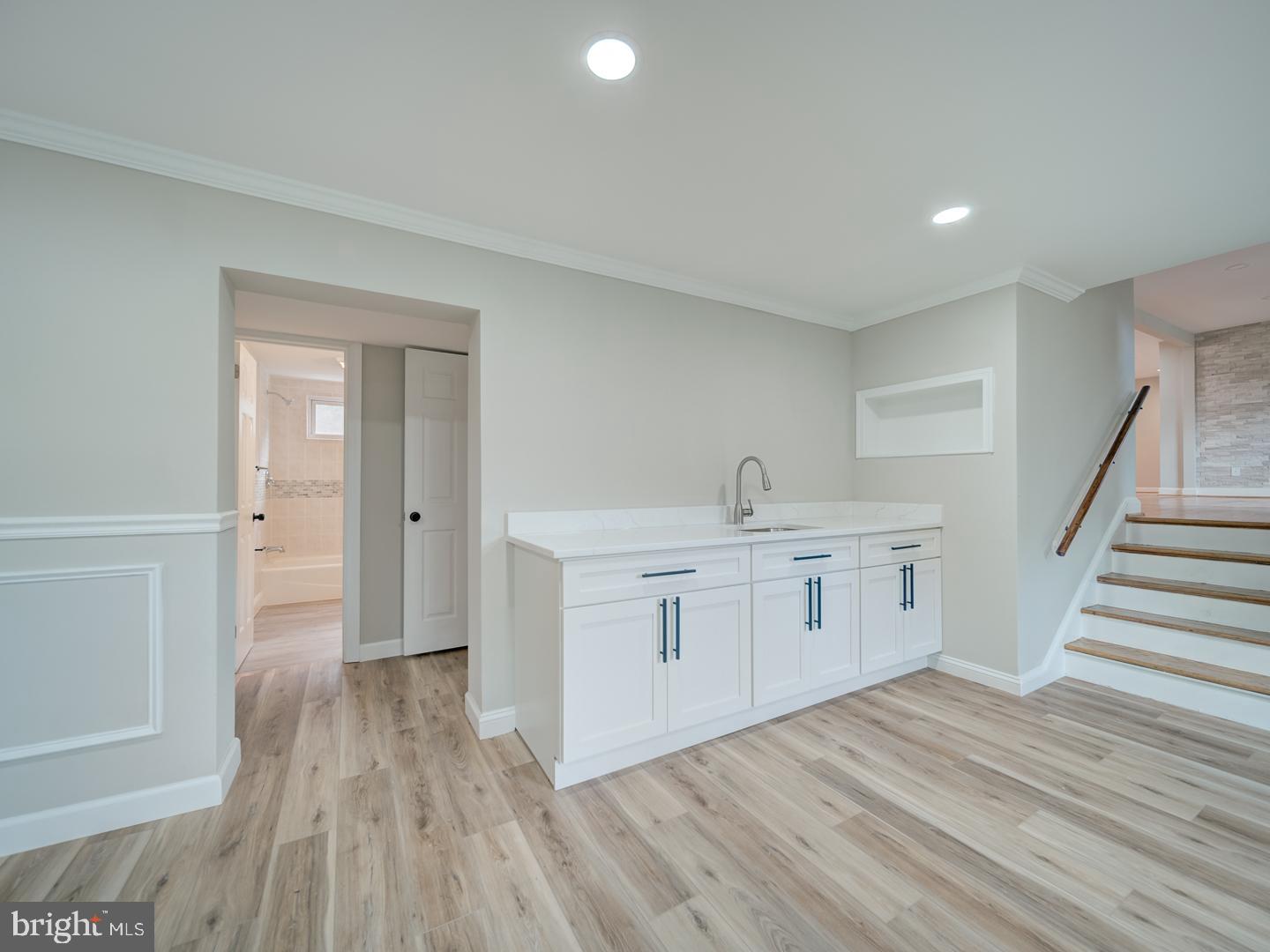 CLINTON ACRES - Residential