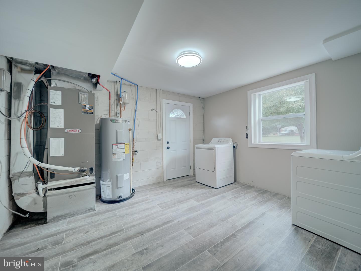 CLINTON ACRES - Residential