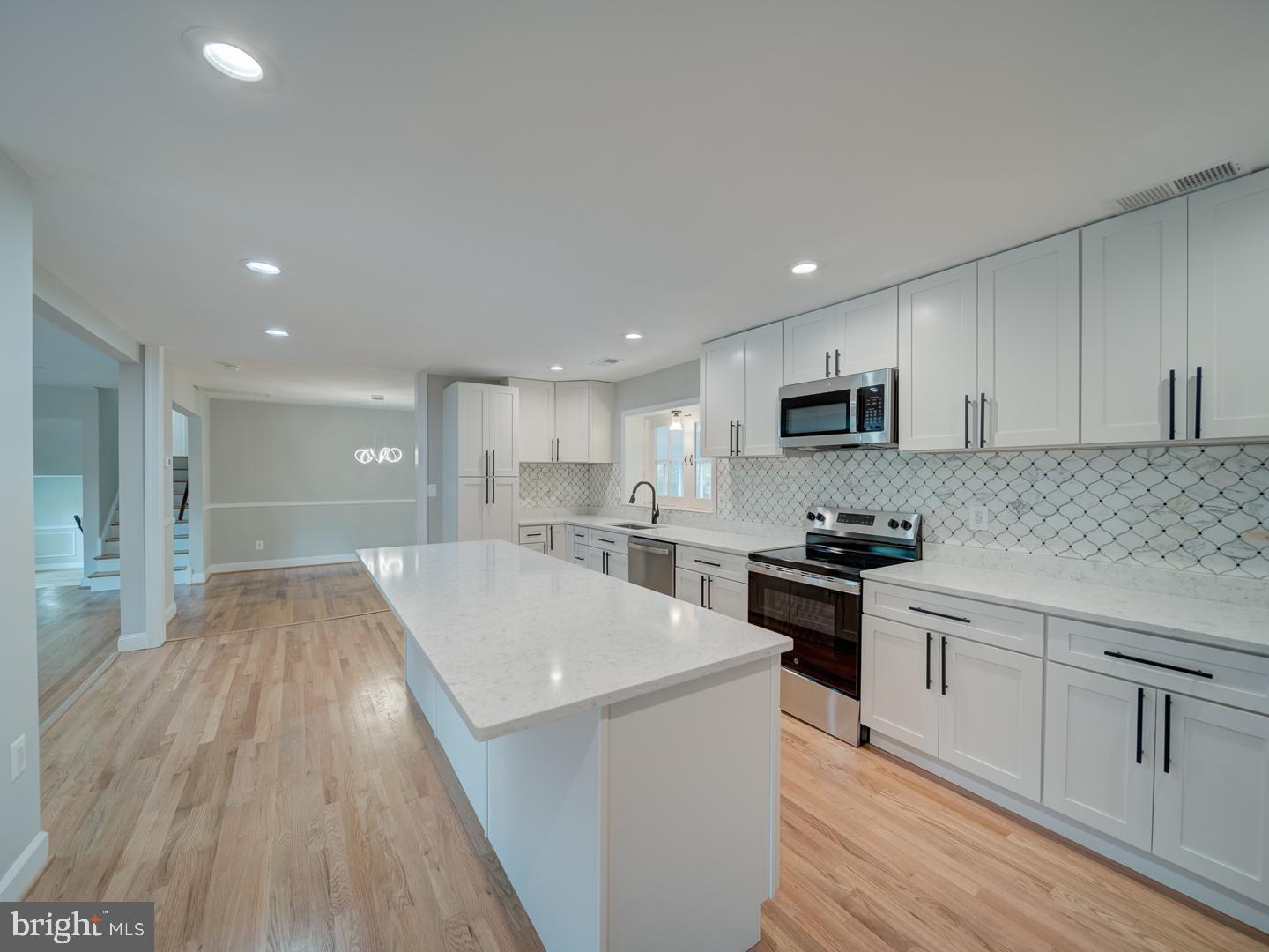 CLINTON ACRES - Residential