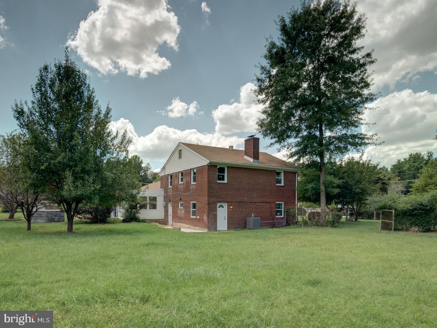 CLINTON ACRES - Residential