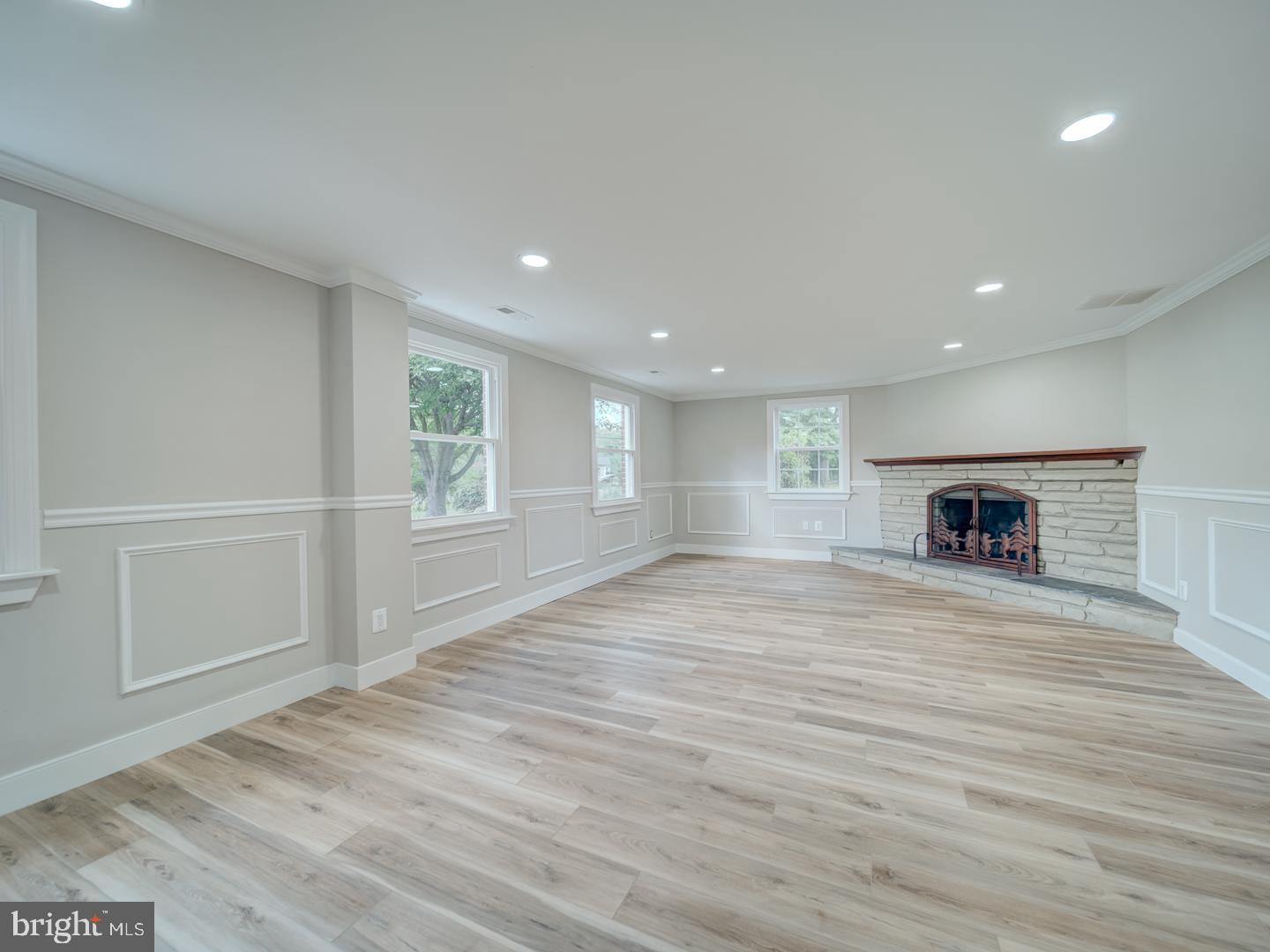 CLINTON ACRES - Residential