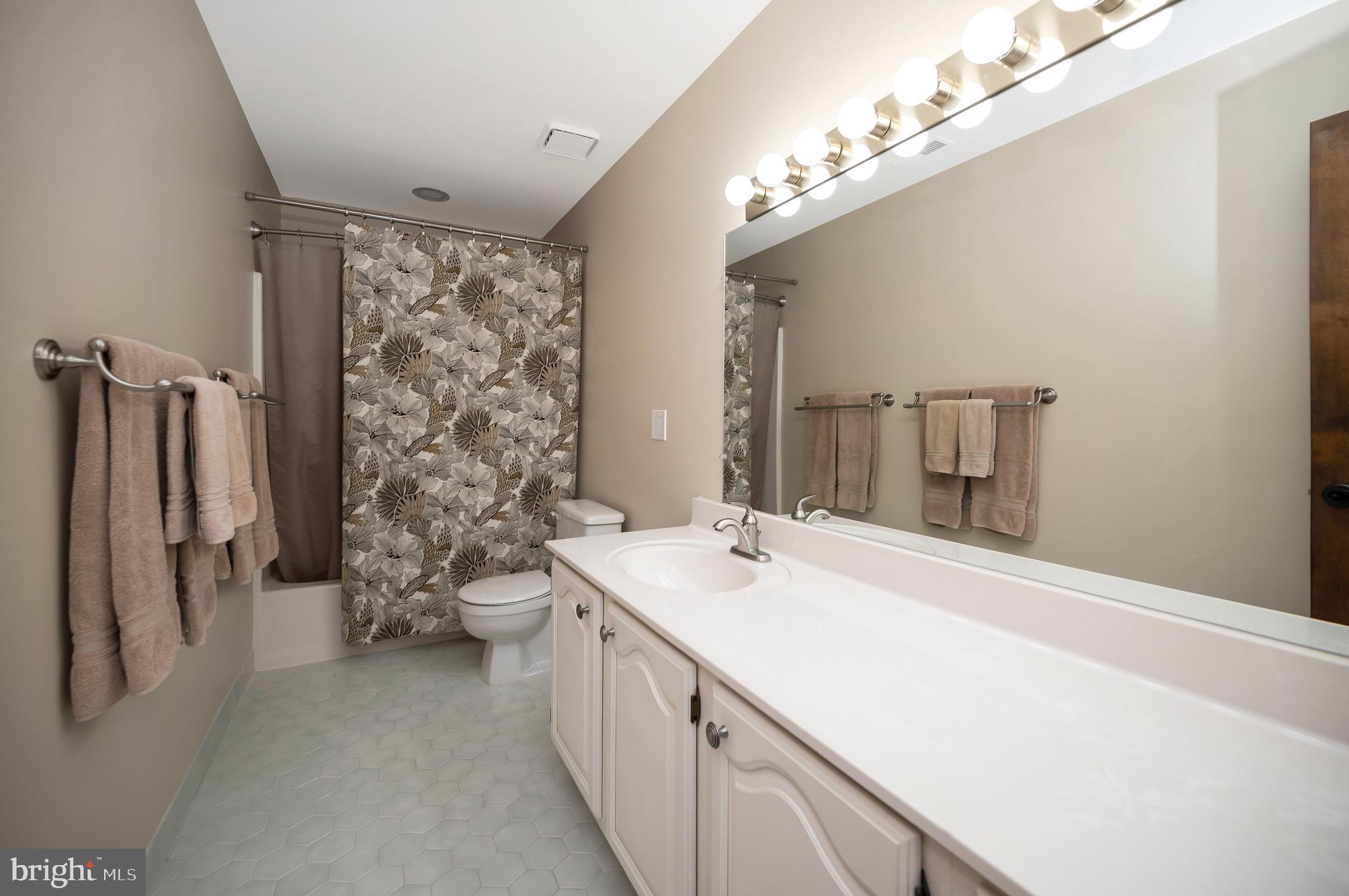 LAKE OF THE WOODS - Residential