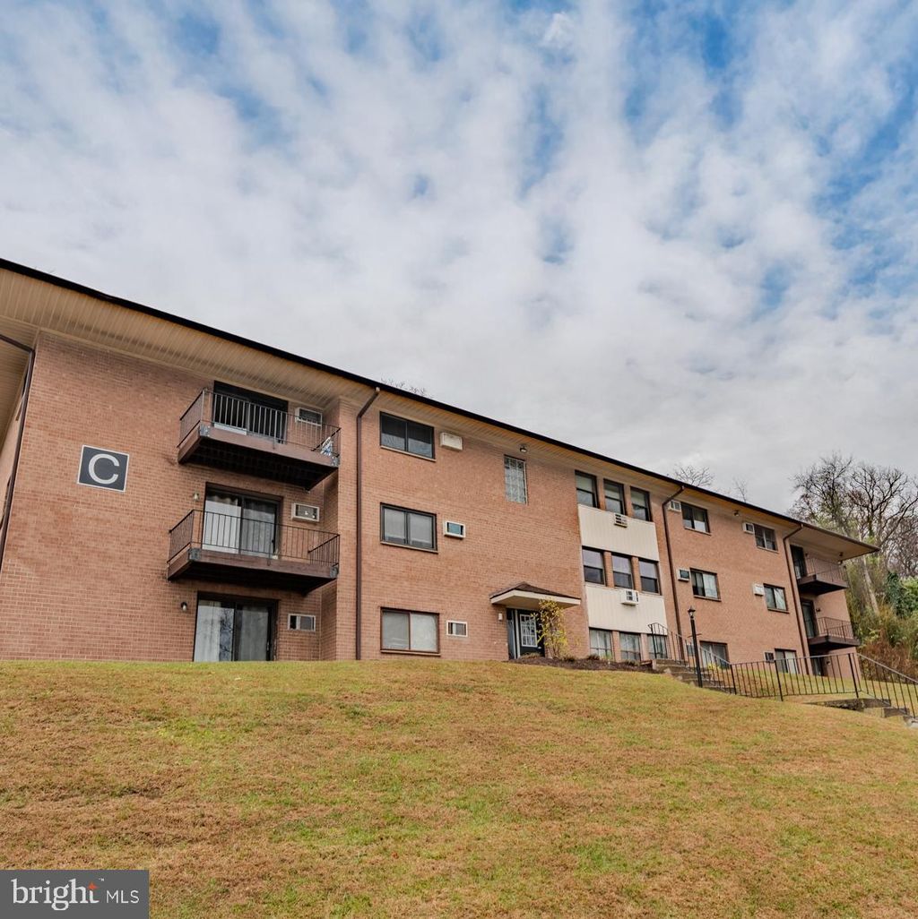 Photo of 1016 W Baltimore Pike #C11, MEDIA, PA 19063 (MLS # PADE2104636)