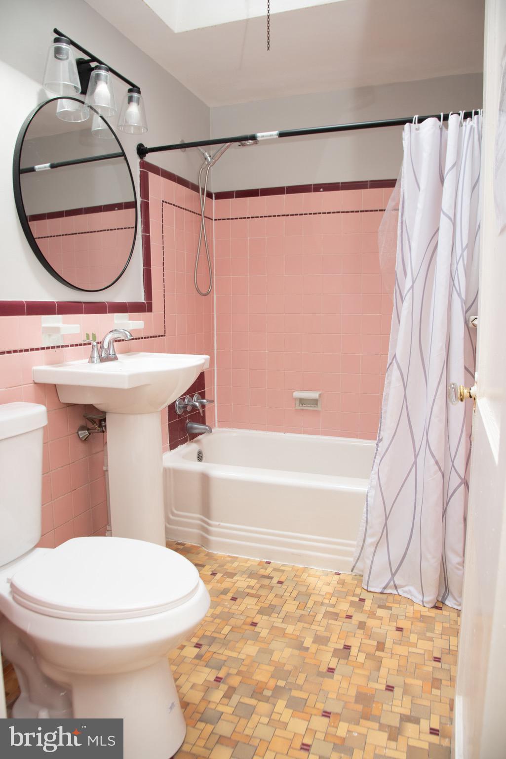 WEST OAK LANE - Residential