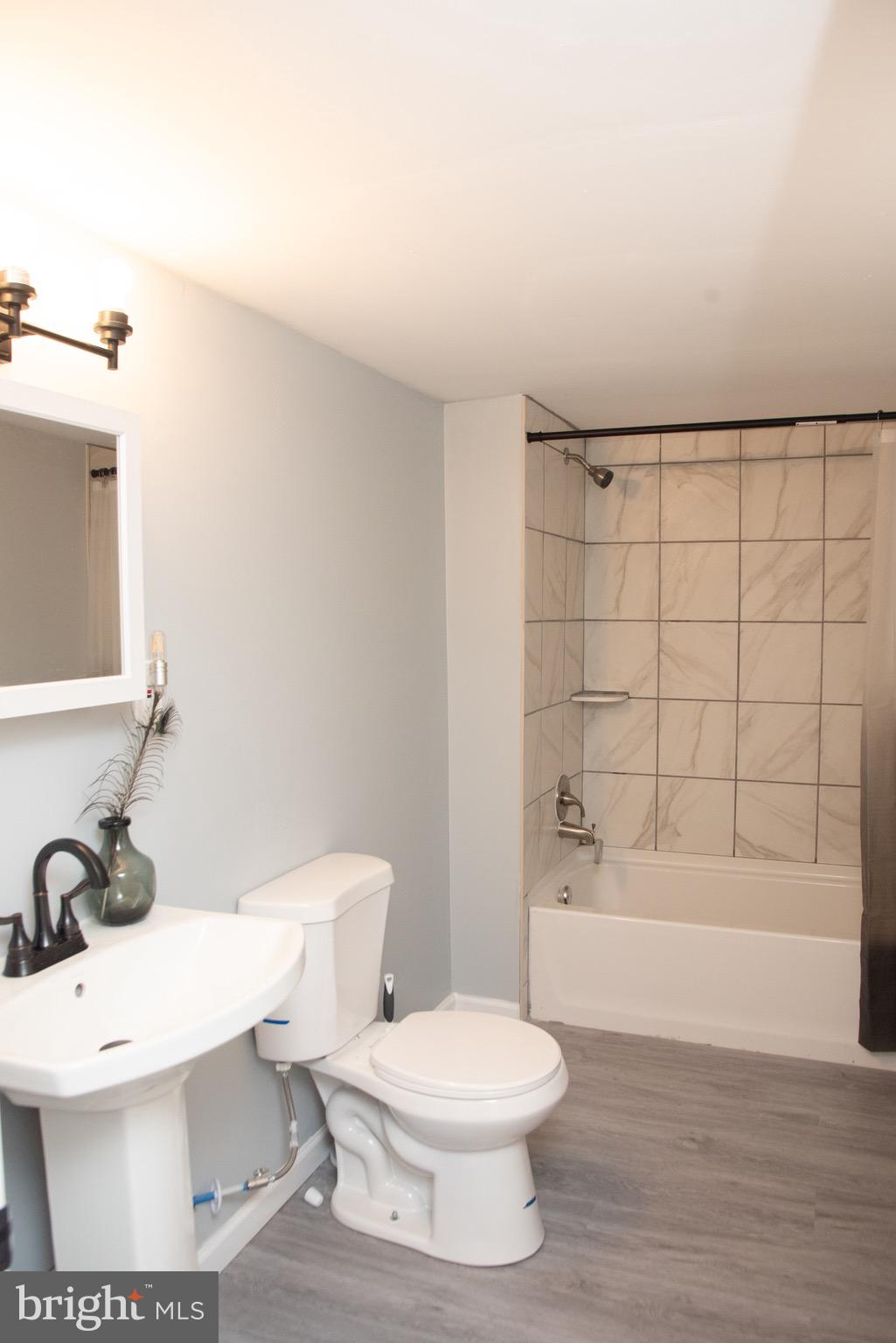 WEST OAK LANE - Residential