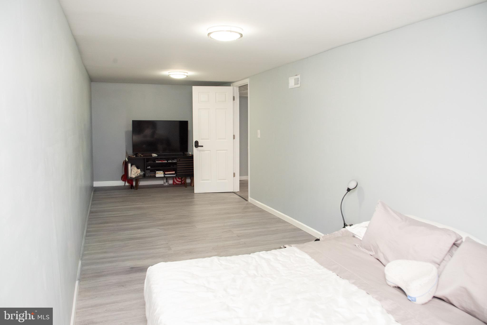 WEST OAK LANE - Residential