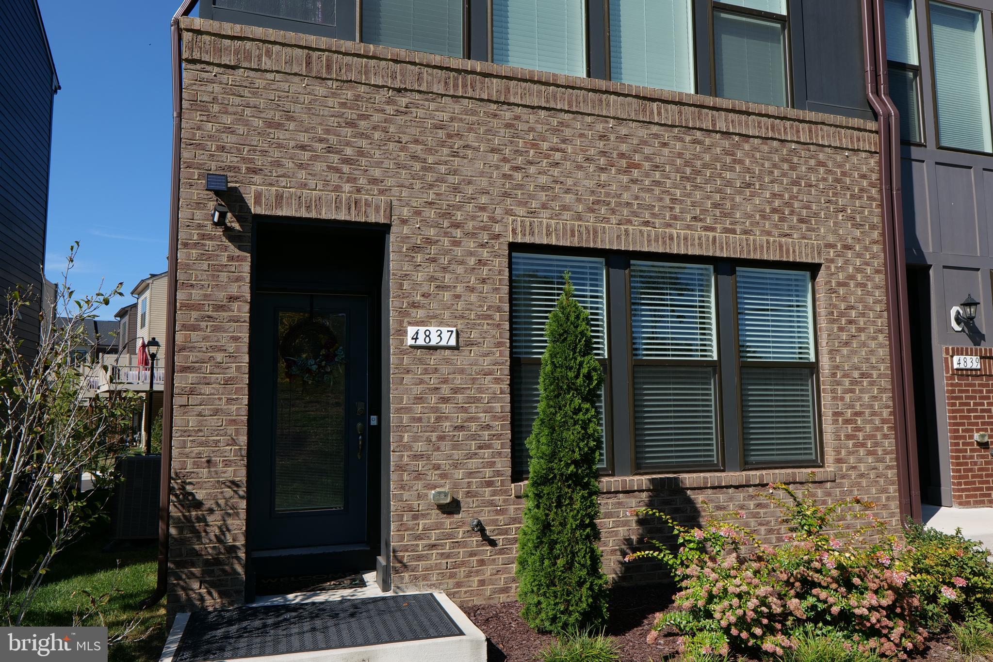 VISTA GARDENS - Residential