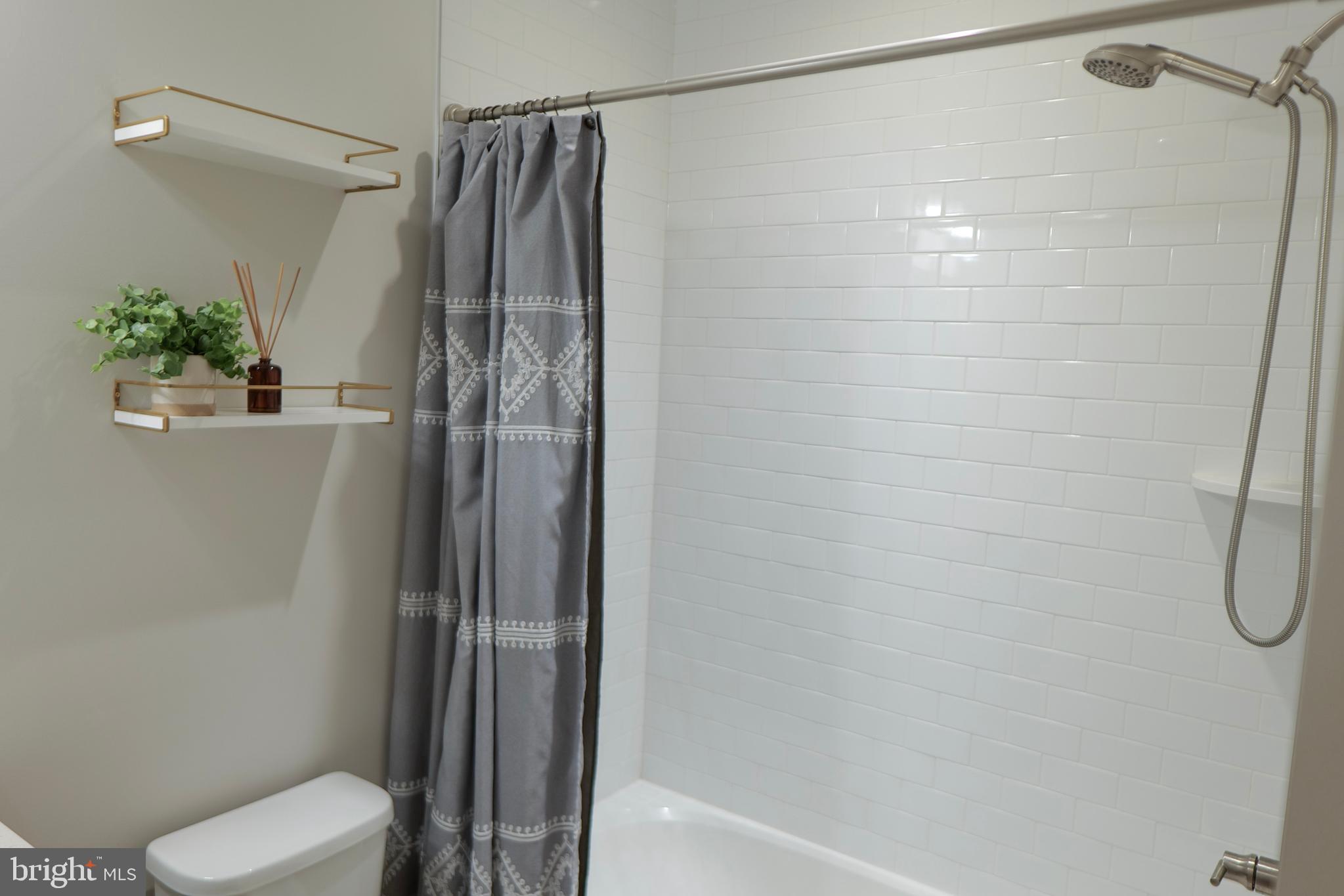 VISTA GARDENS - Residential