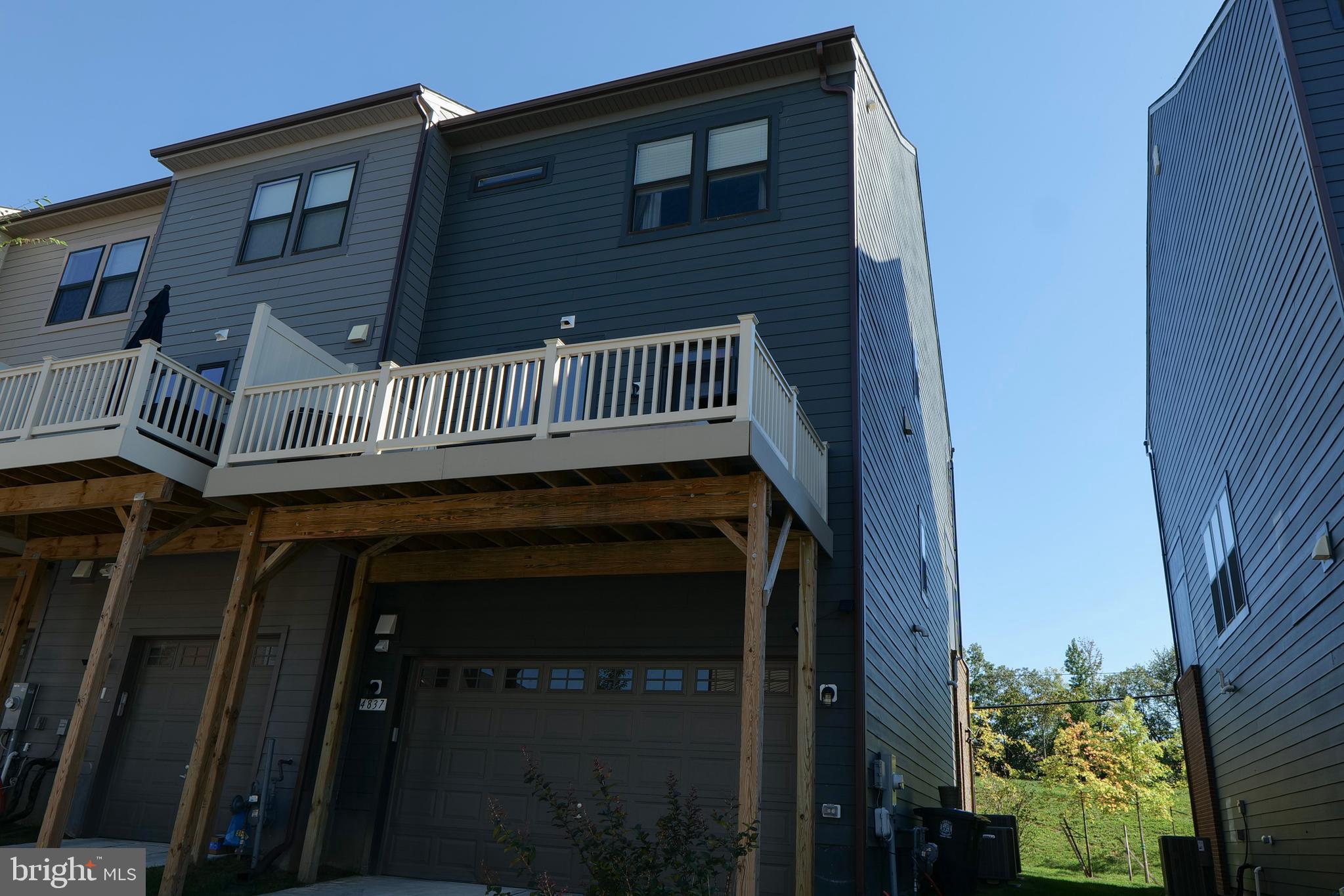 VISTA GARDENS - Residential