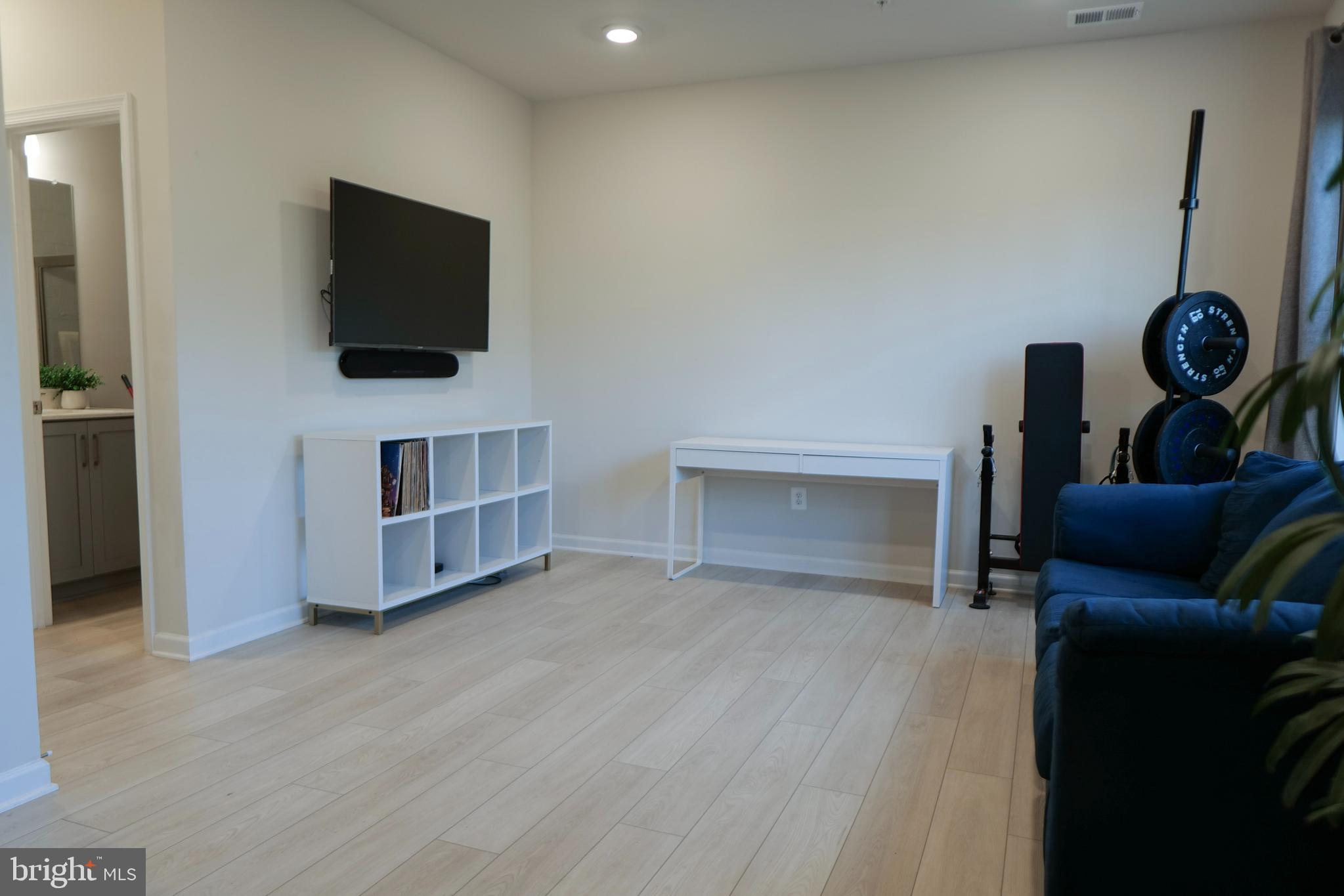 VISTA GARDENS - Residential