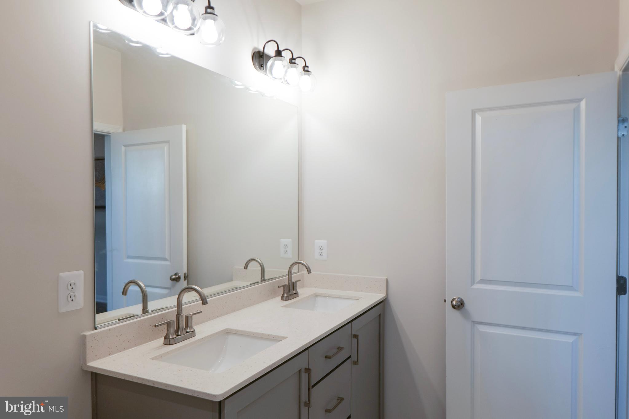 VISTA GARDENS - Residential