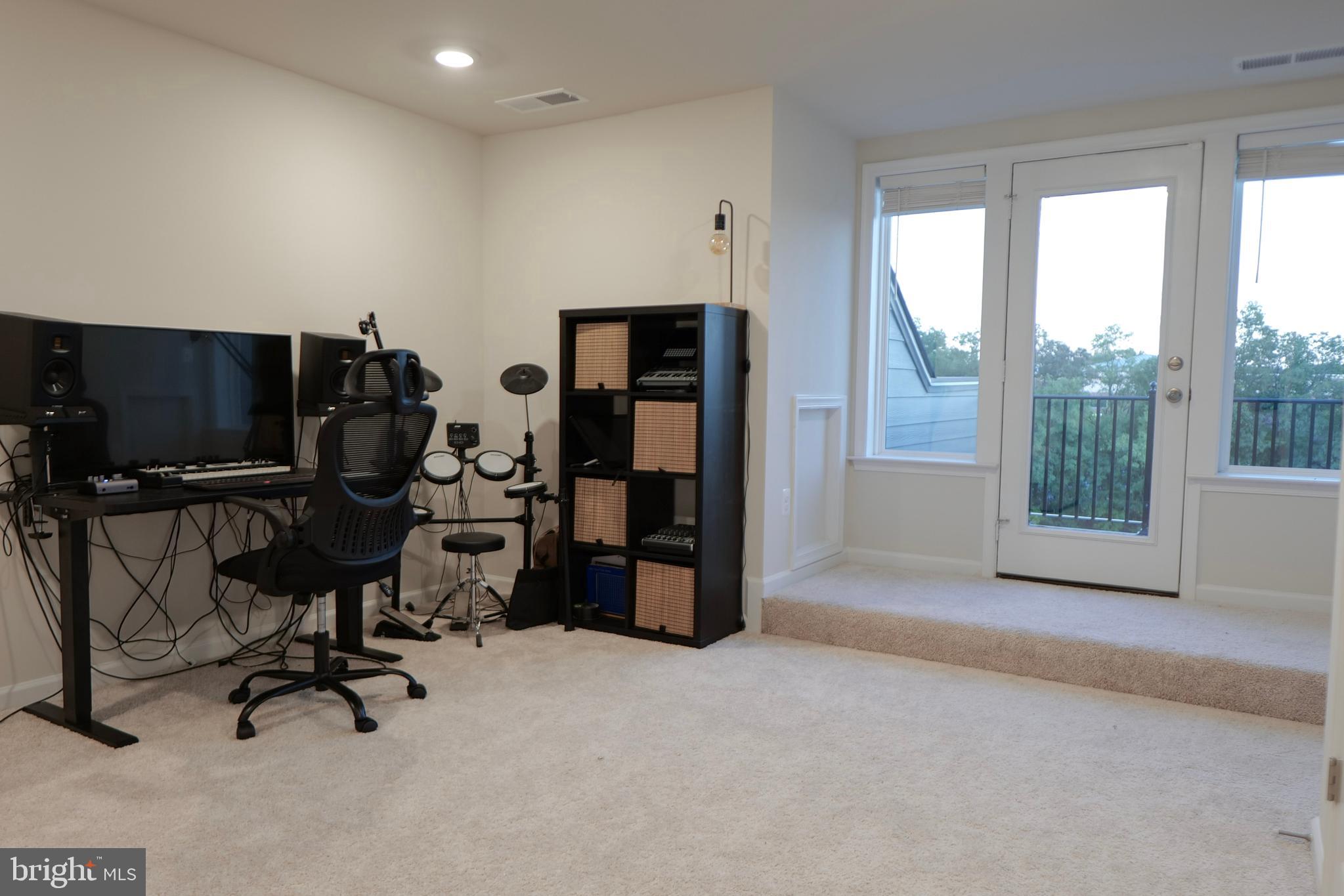 VISTA GARDENS - Residential