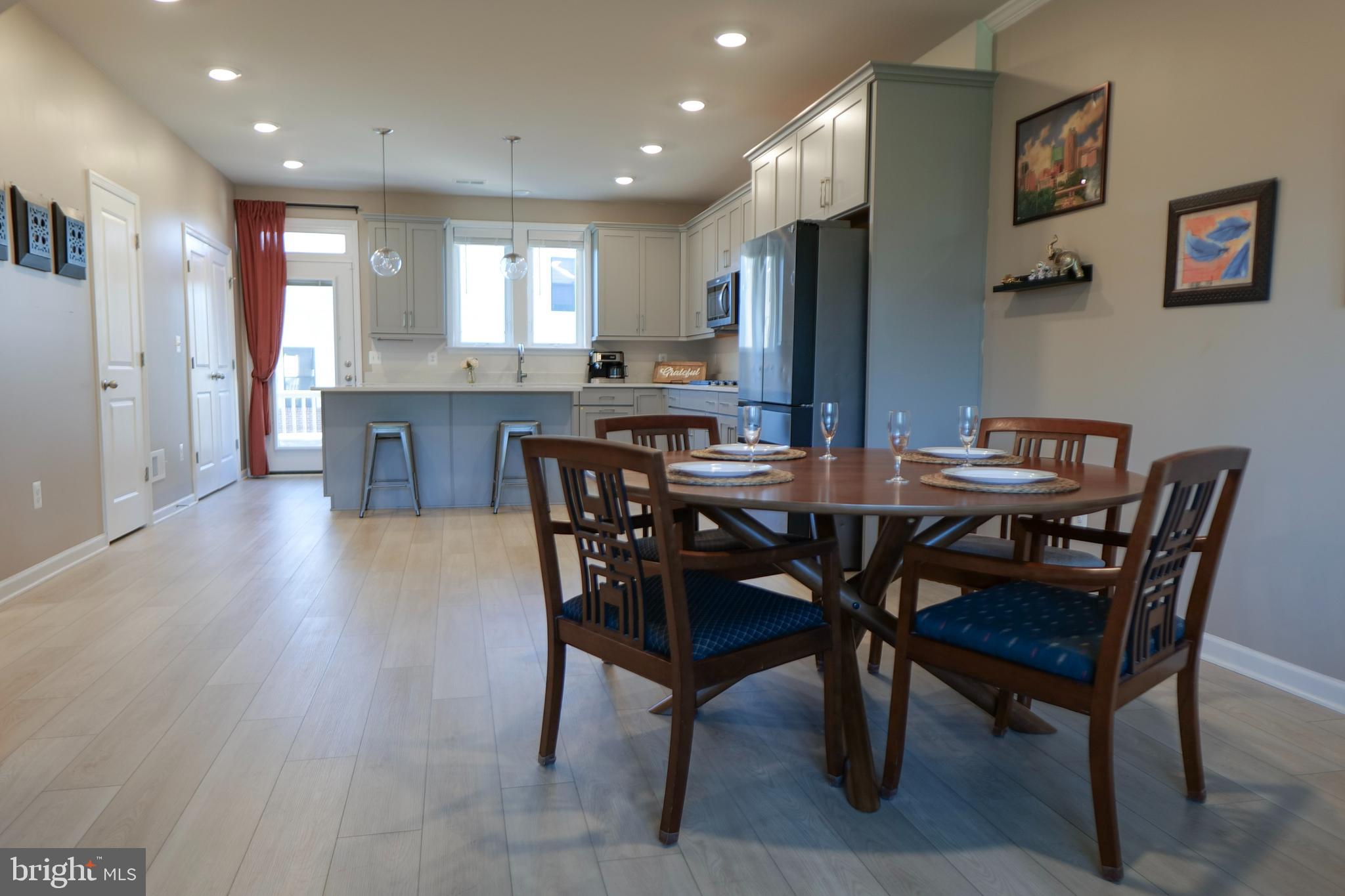 VISTA GARDENS - Residential